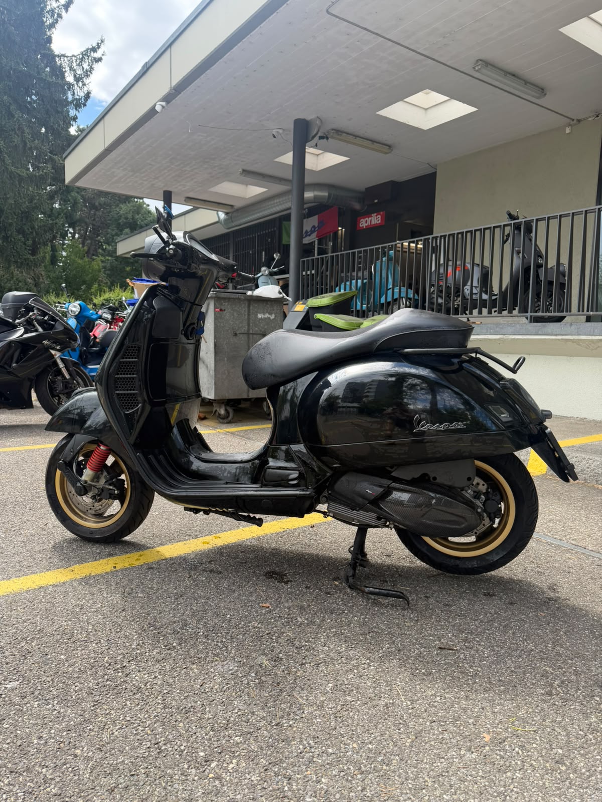 PIAGGIO Vespa GTS 300 HPE ABS/ASR-showroom-element-2