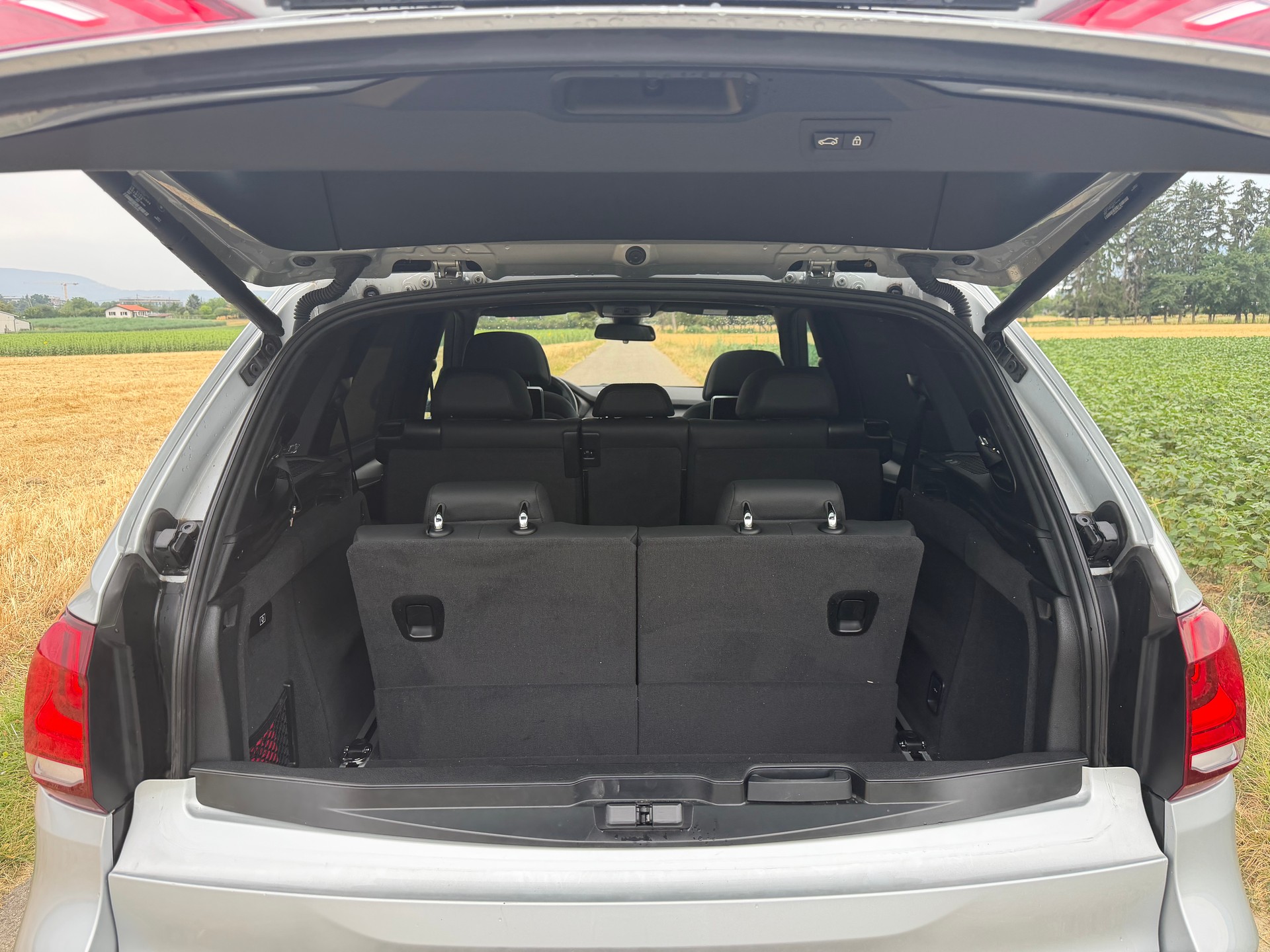 BMW X5 xDrive M50d Steptronic-image-13
