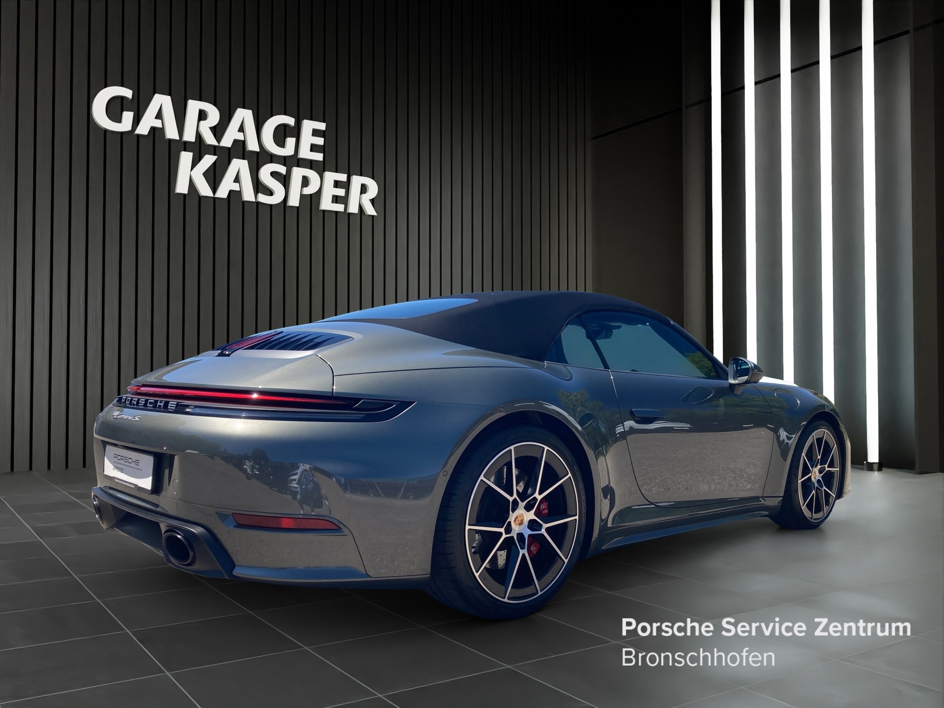 PORSCHE 911 Carrera S Cabriolet-image-4