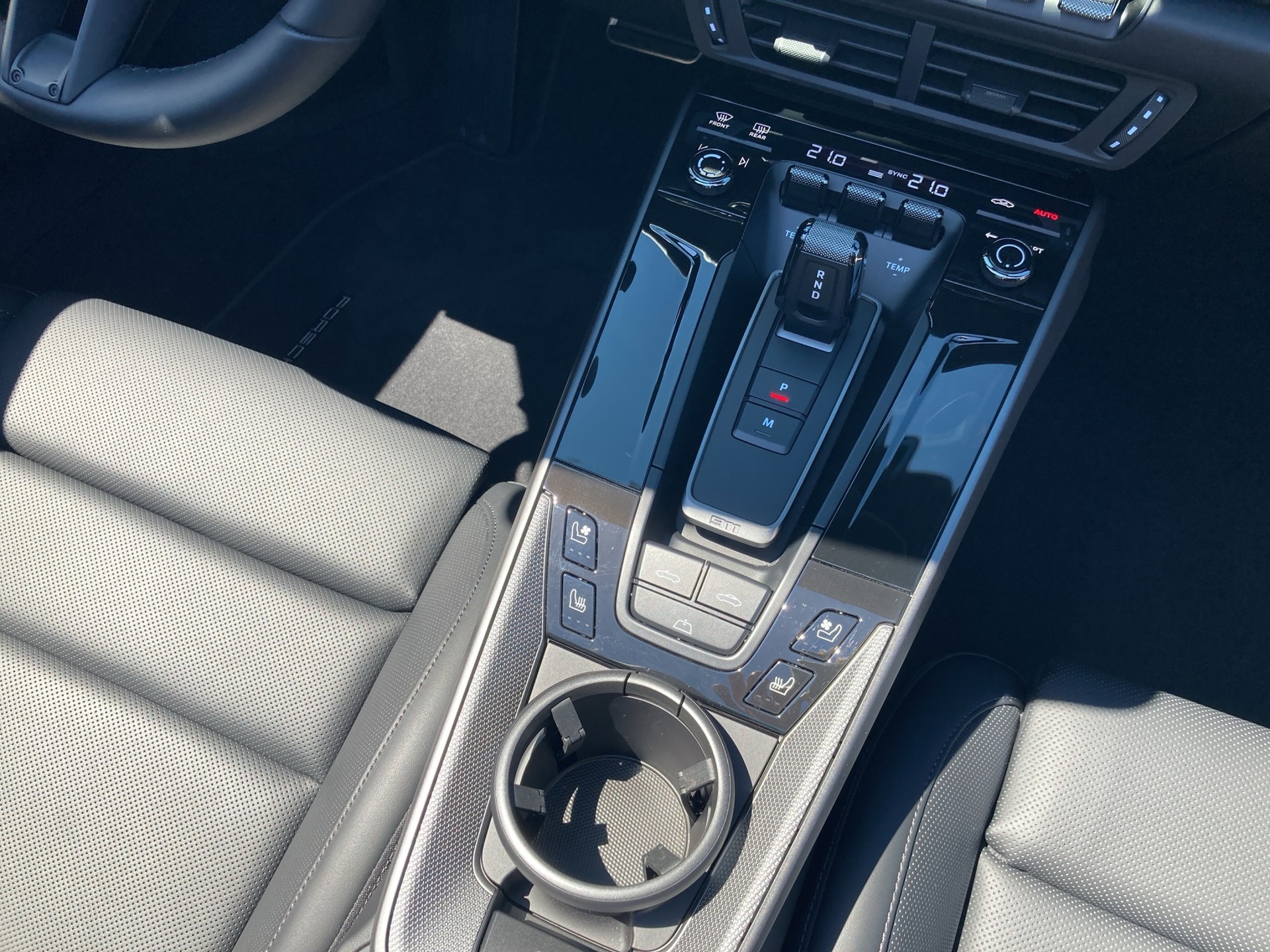 PORSCHE 911 Carrera S Cabriolet-image-16