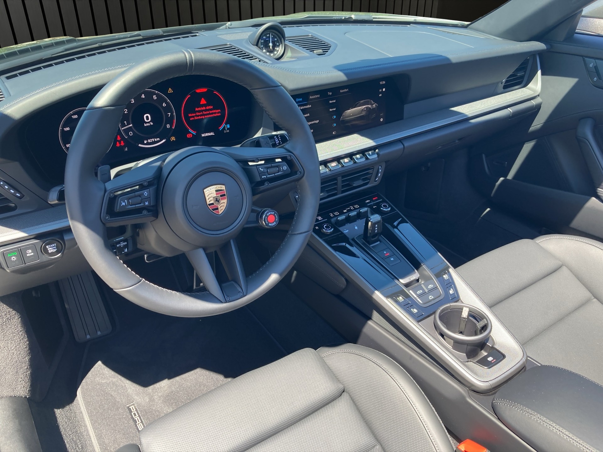 PORSCHE 911 Carrera S Cabriolet-image-9