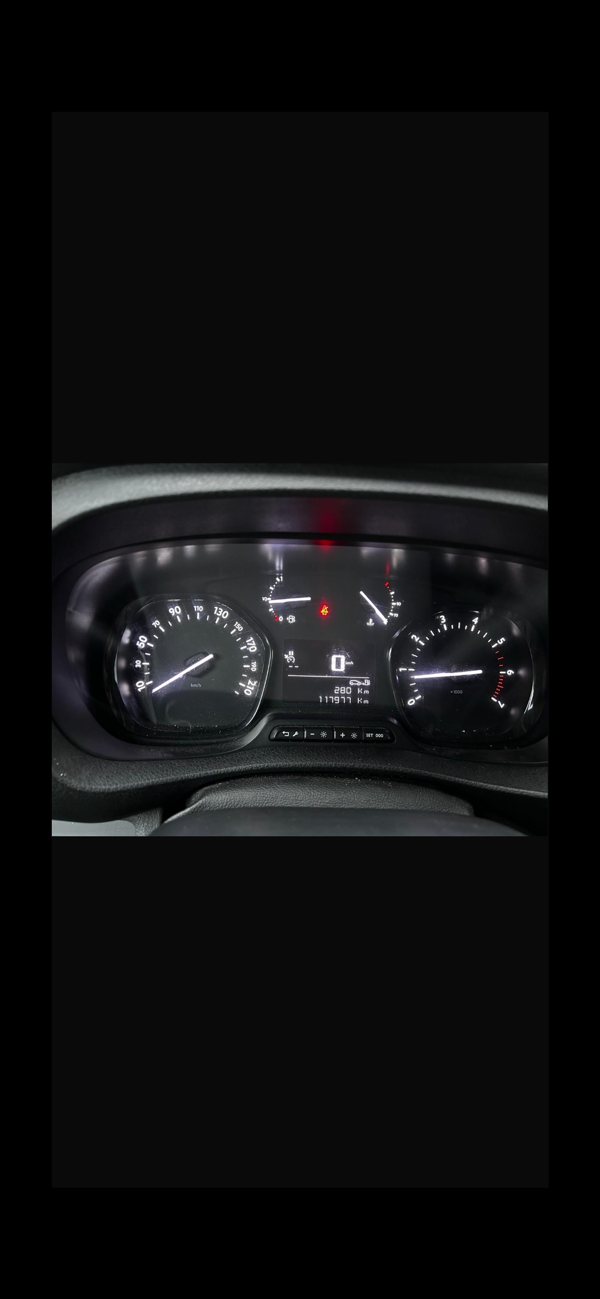PEUGEOT Expert 2.0 BlueHDi 120 S&S Active Standard-image-12