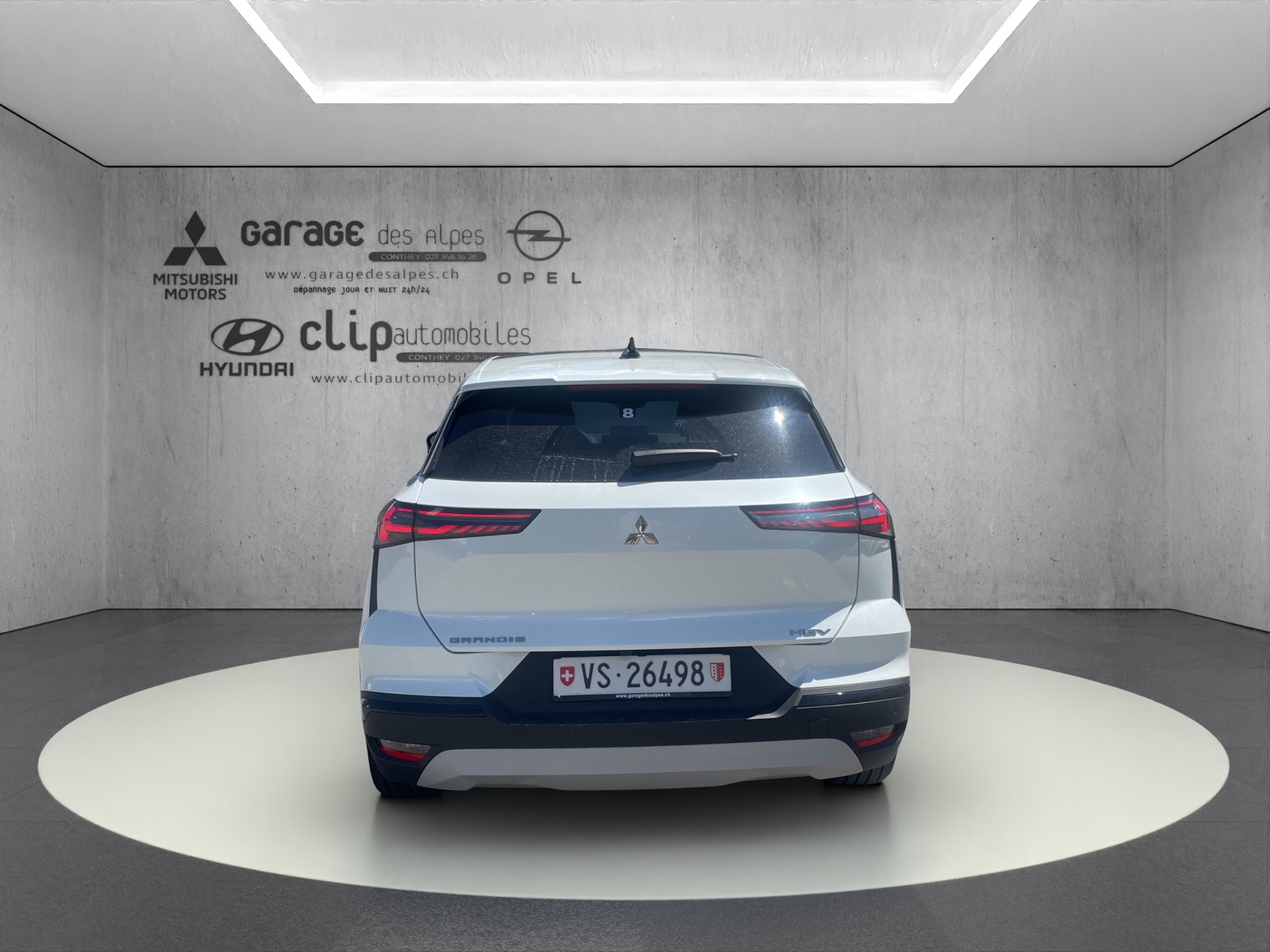 MITSUBISHI Grandis 1.8 HEV Instyle-image-4