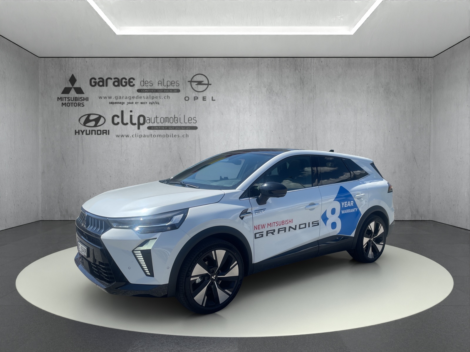 MITSUBISHI Grandis 1.8 HEV Instyle-image-0