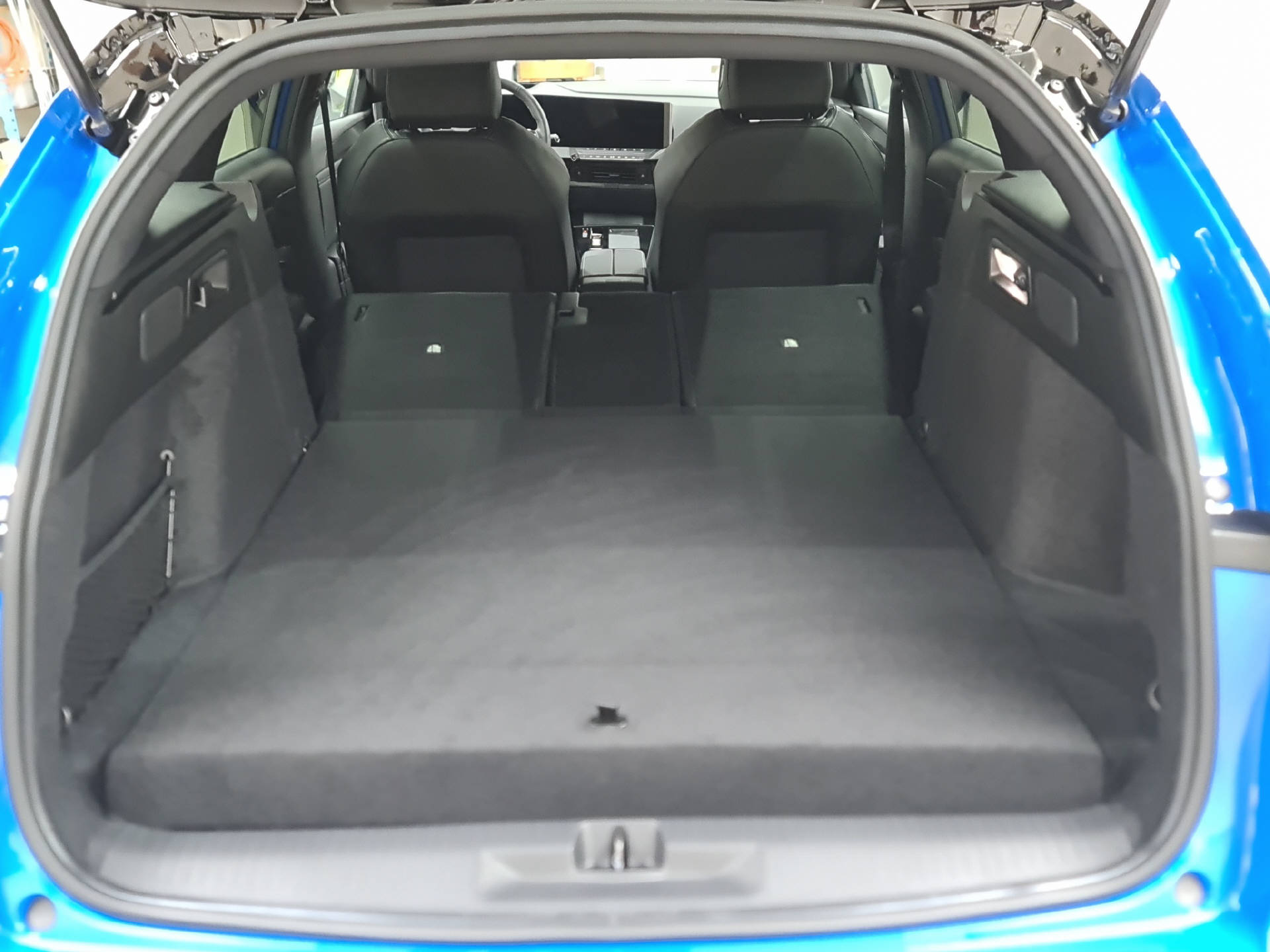 OPEL Astra Sports Tourer 1.6 T PHEV 195 GS-image-11
