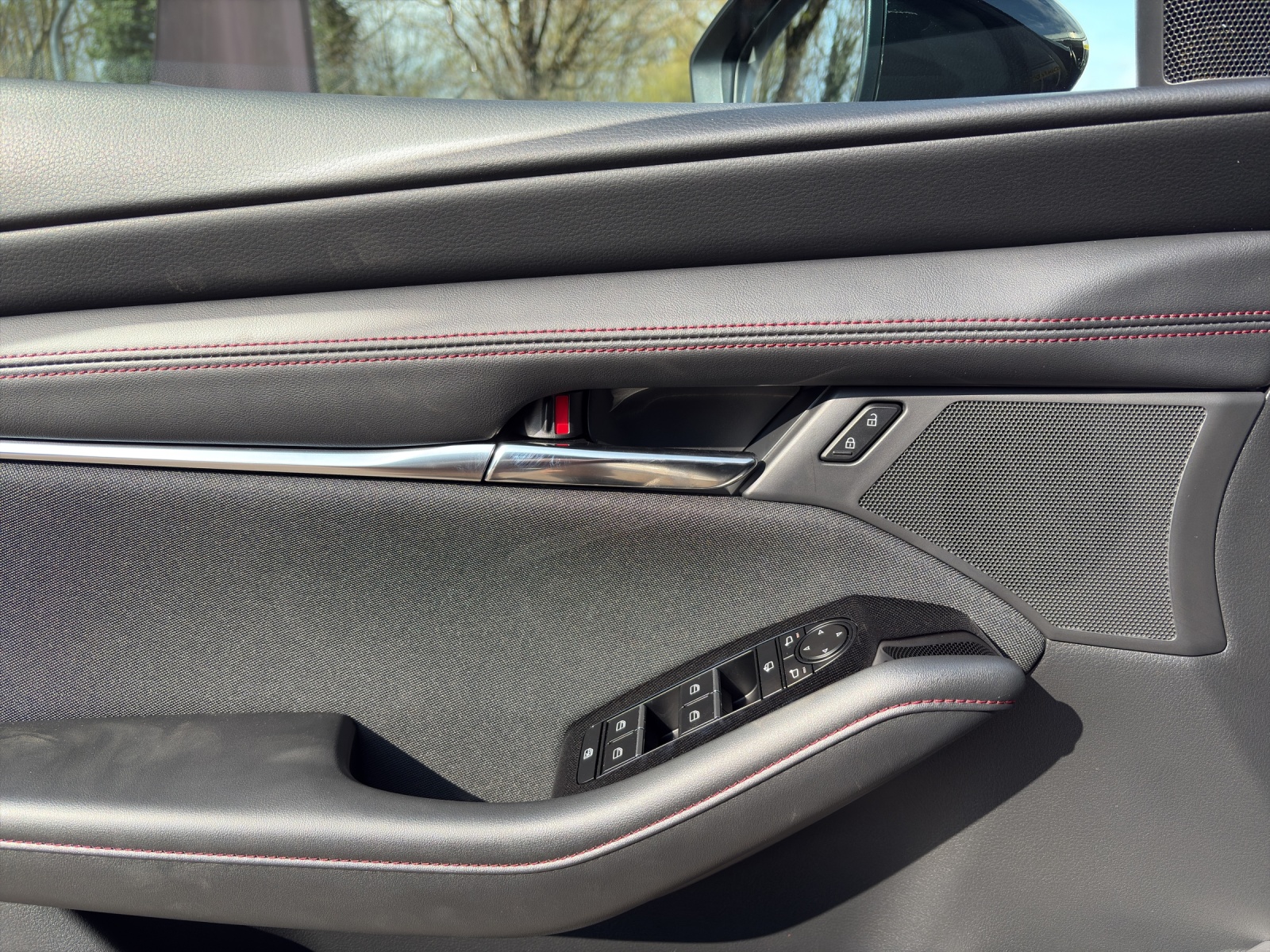 MAZDA 3 Hatchback SKYACTIV-G M Hybrid 140 Homura Automat-image-4