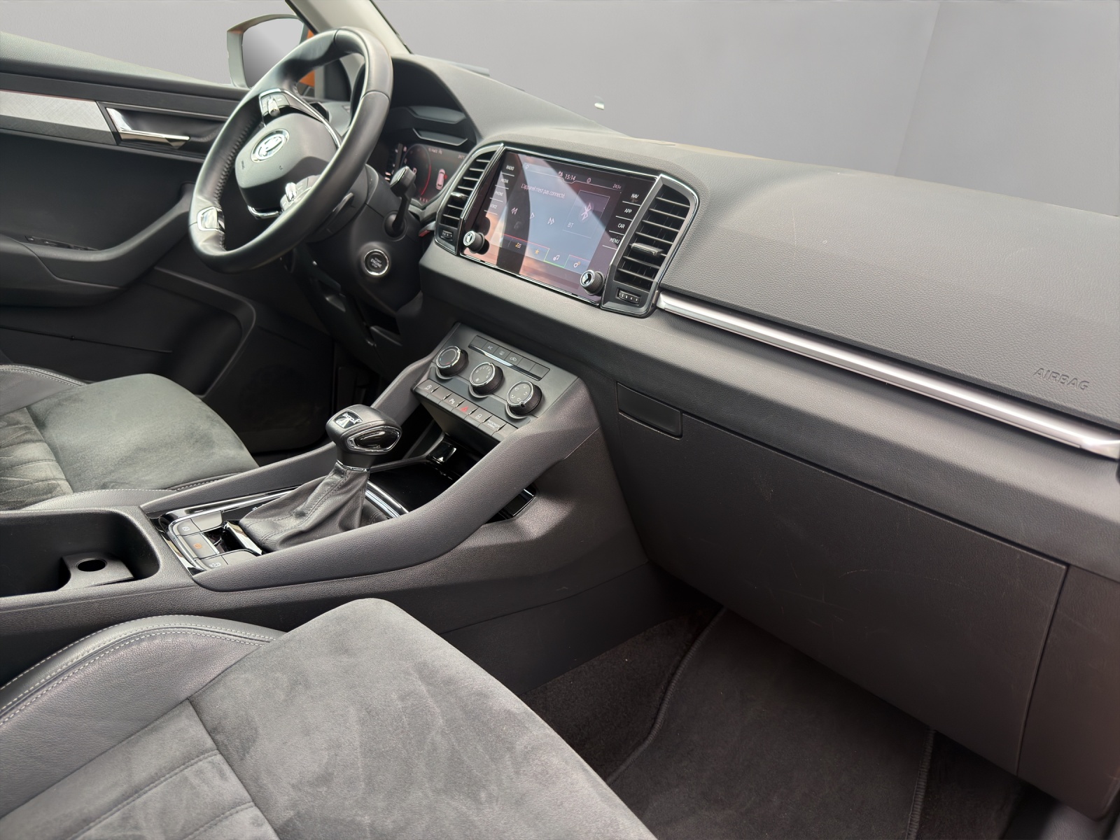 SKODA Karoq 1.5 TSI Ambition DSG-image-17