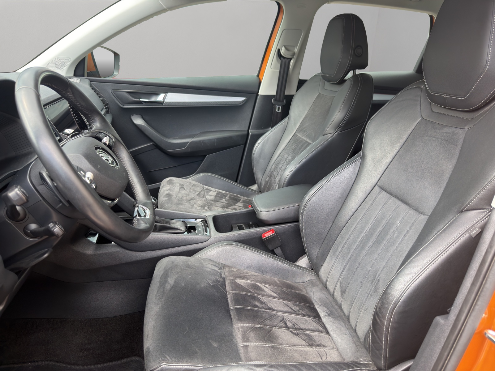SKODA Karoq 1.5 TSI Ambition DSG-image-8