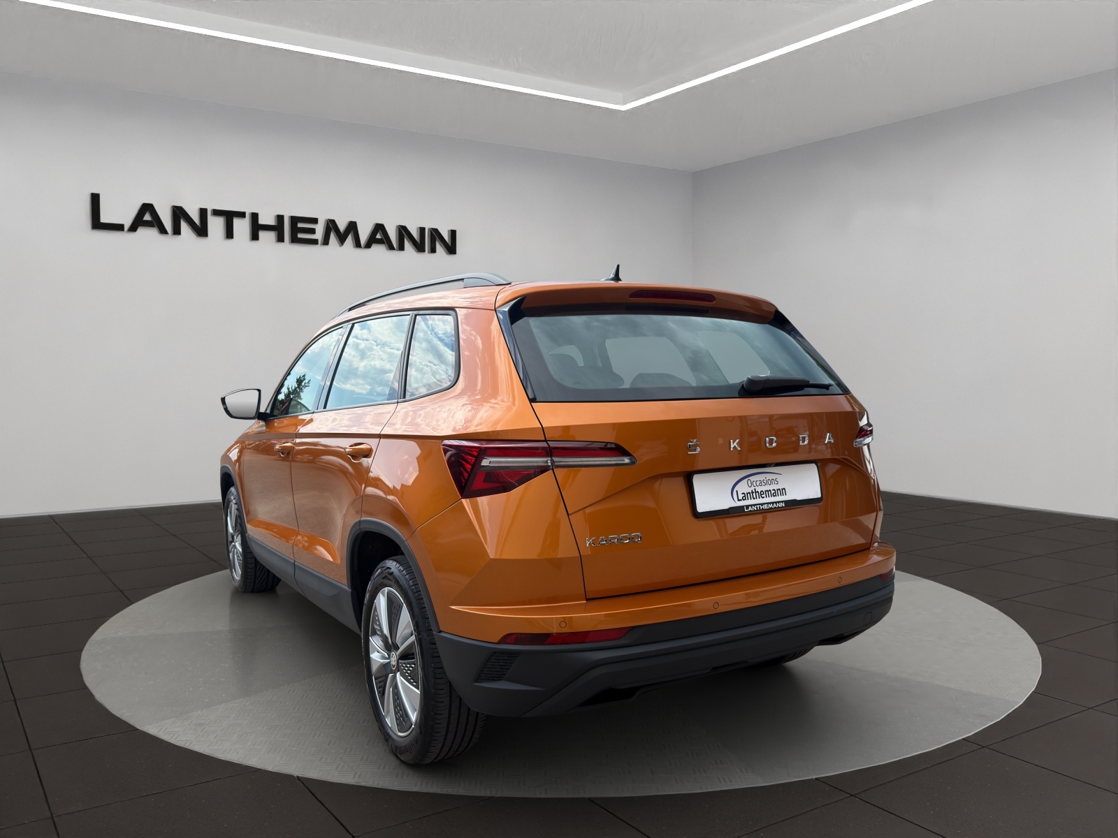 SKODA Karoq 1.5 TSI Ambition DSG-image-2