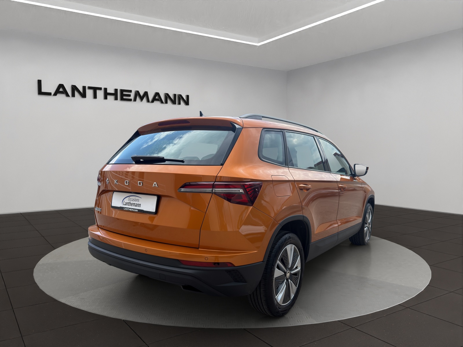 SKODA Karoq 1.5 TSI Ambition DSG-image-4