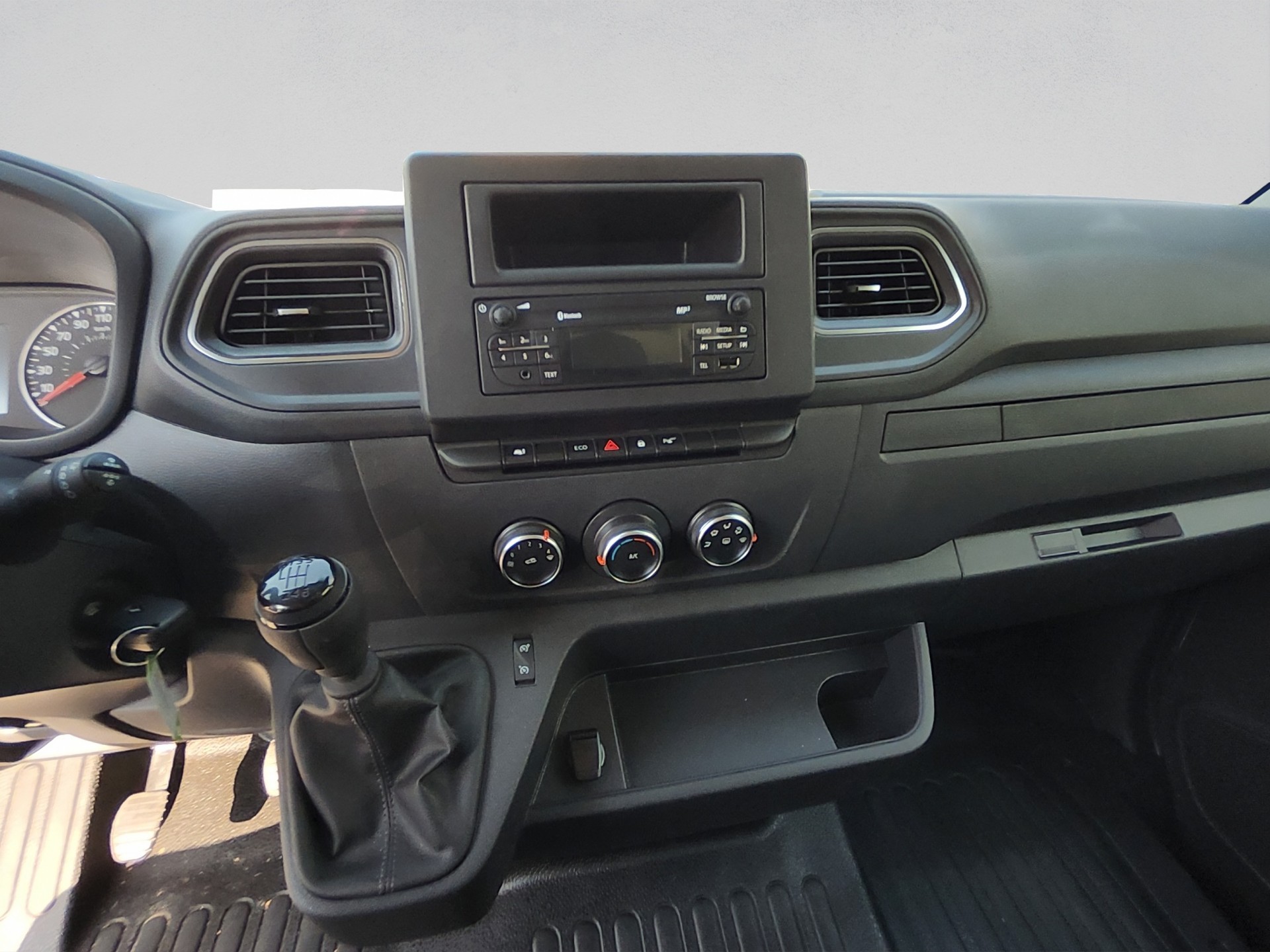 RENAULT Master T35 2.3 Blue dCi 135 L3H2-image-11