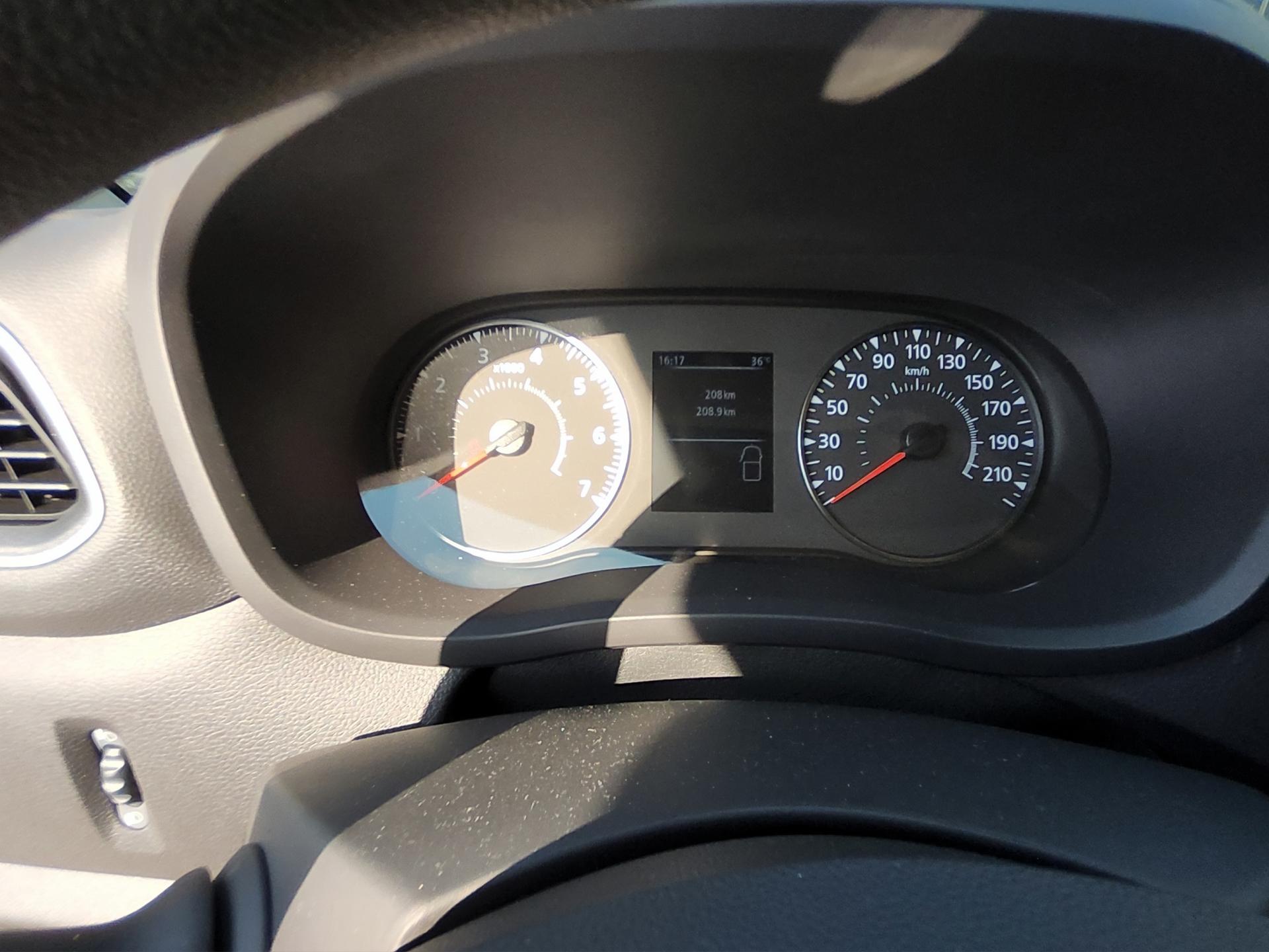 RENAULT Master T35 2.3 Blue dCi 135 L3H2-image-10