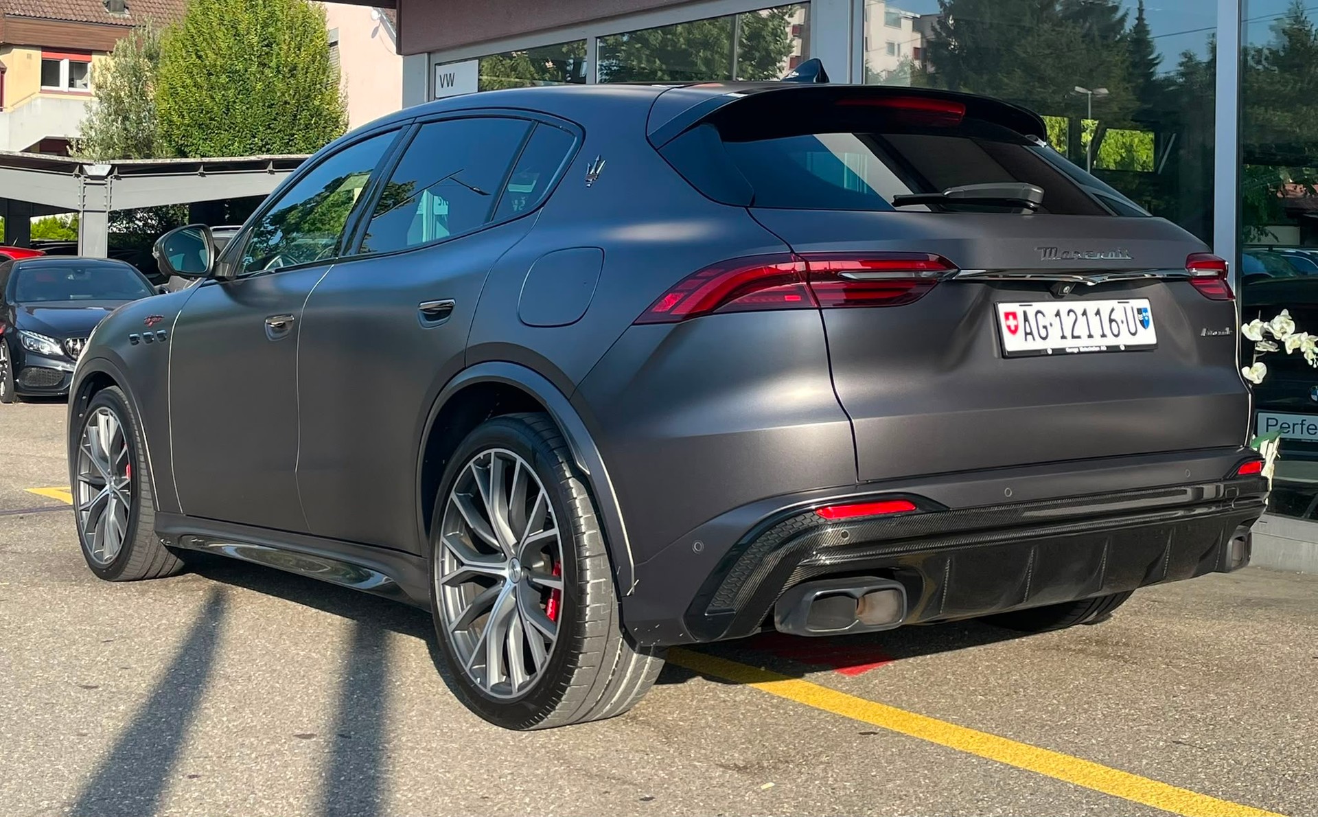 MASERATI Grecale 3.0 V6 Twin-Turbo mit 530 PS, 8-Gang-Automatik Trofeo Automatica-image-2