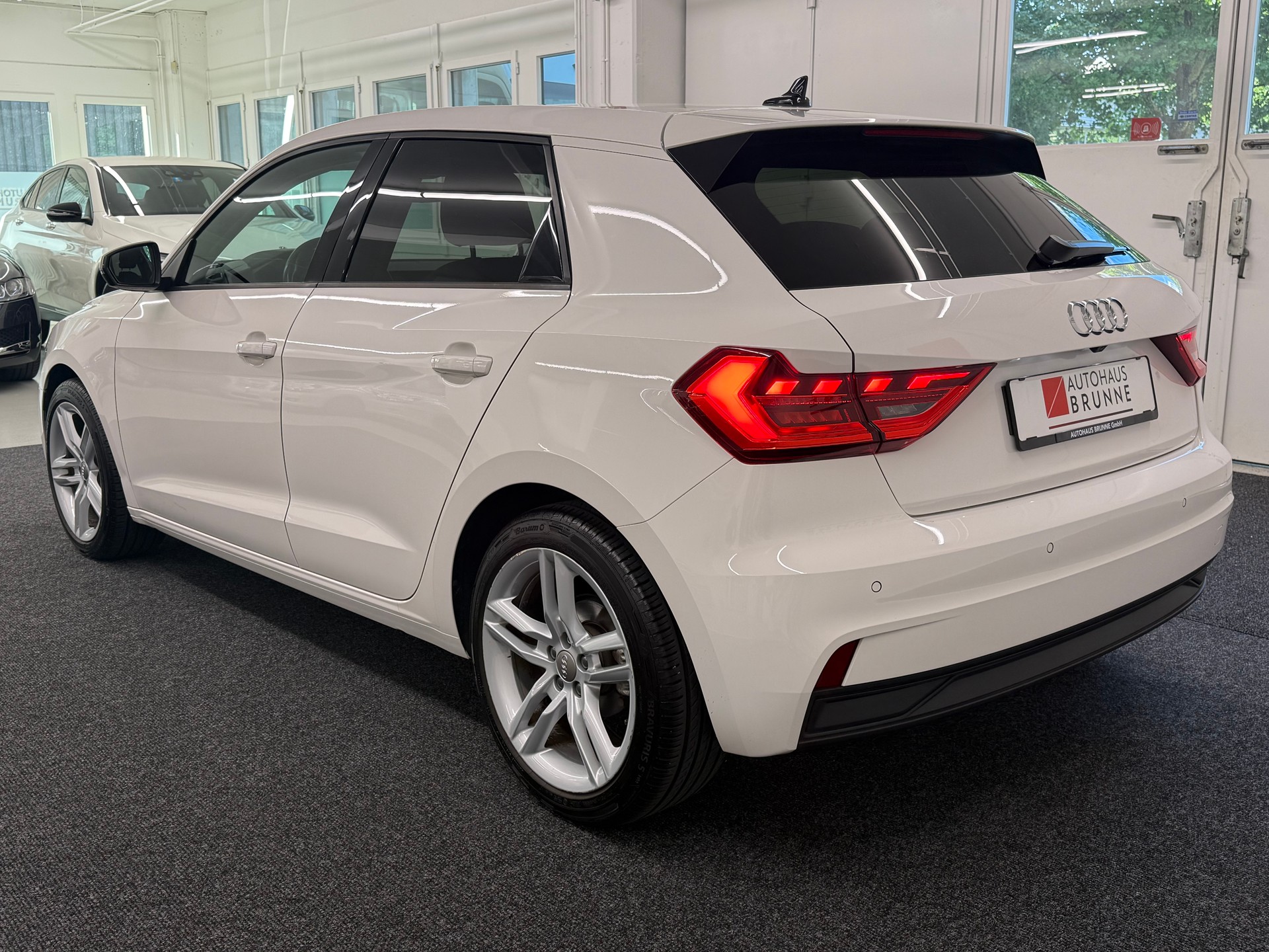 AUDI A1 Sportback 30 TFSI S-tronic-image-7