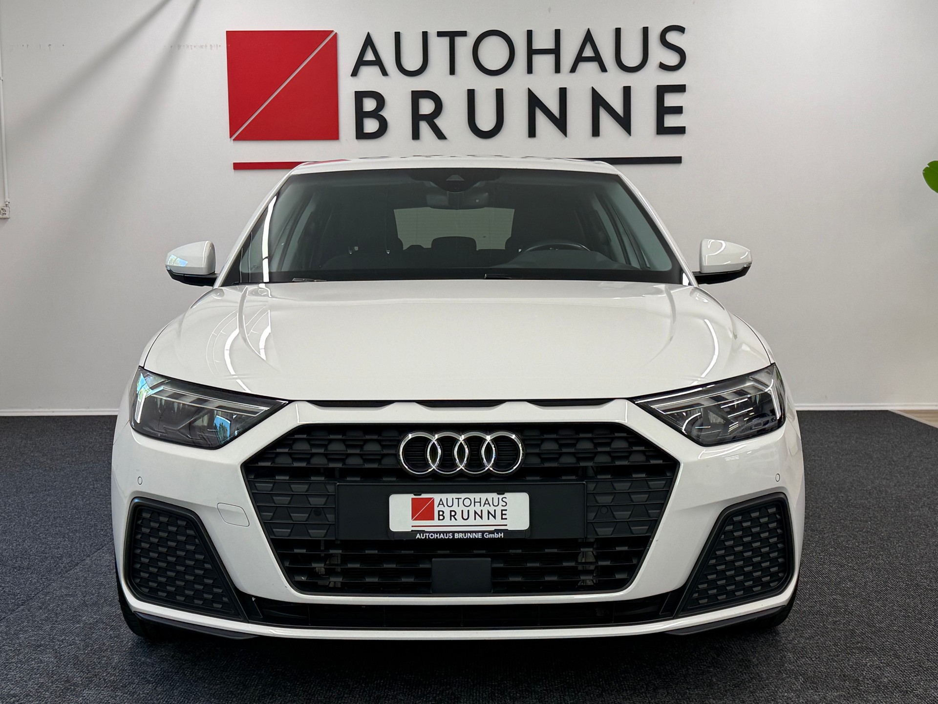 AUDI A1 Sportback 30 TFSI S-tronic-showroom-element-1