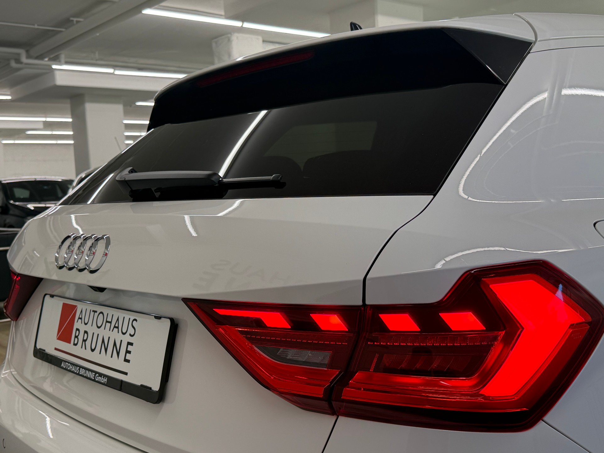 AUDI A1 Sportback 30 TFSI S-tronic-image-10
