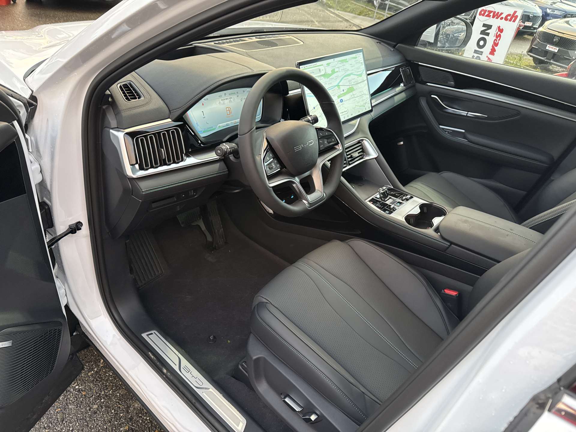 BYD Seal U DM-i PHEV Design AWD 324PS Automat-image-4