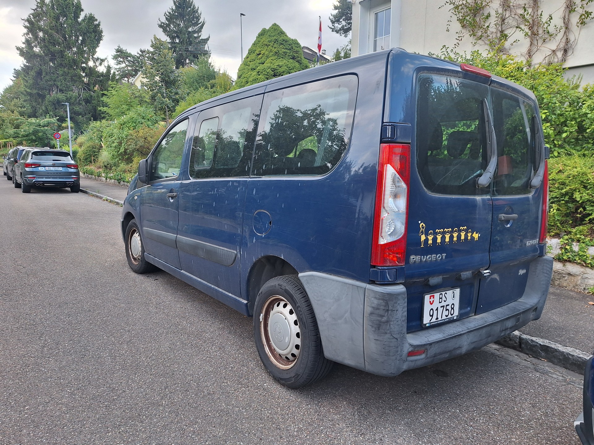 PEUGEOT Tepee-image-1