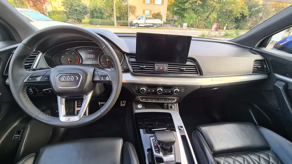 AUDI Q5 40 TDI S-line quattro S-tronic ** 204 PS ** Voll-Leder ** Sitzheizung ** Abstandsregelsysteme ** Frisch Ab MFK & Service **-image-9