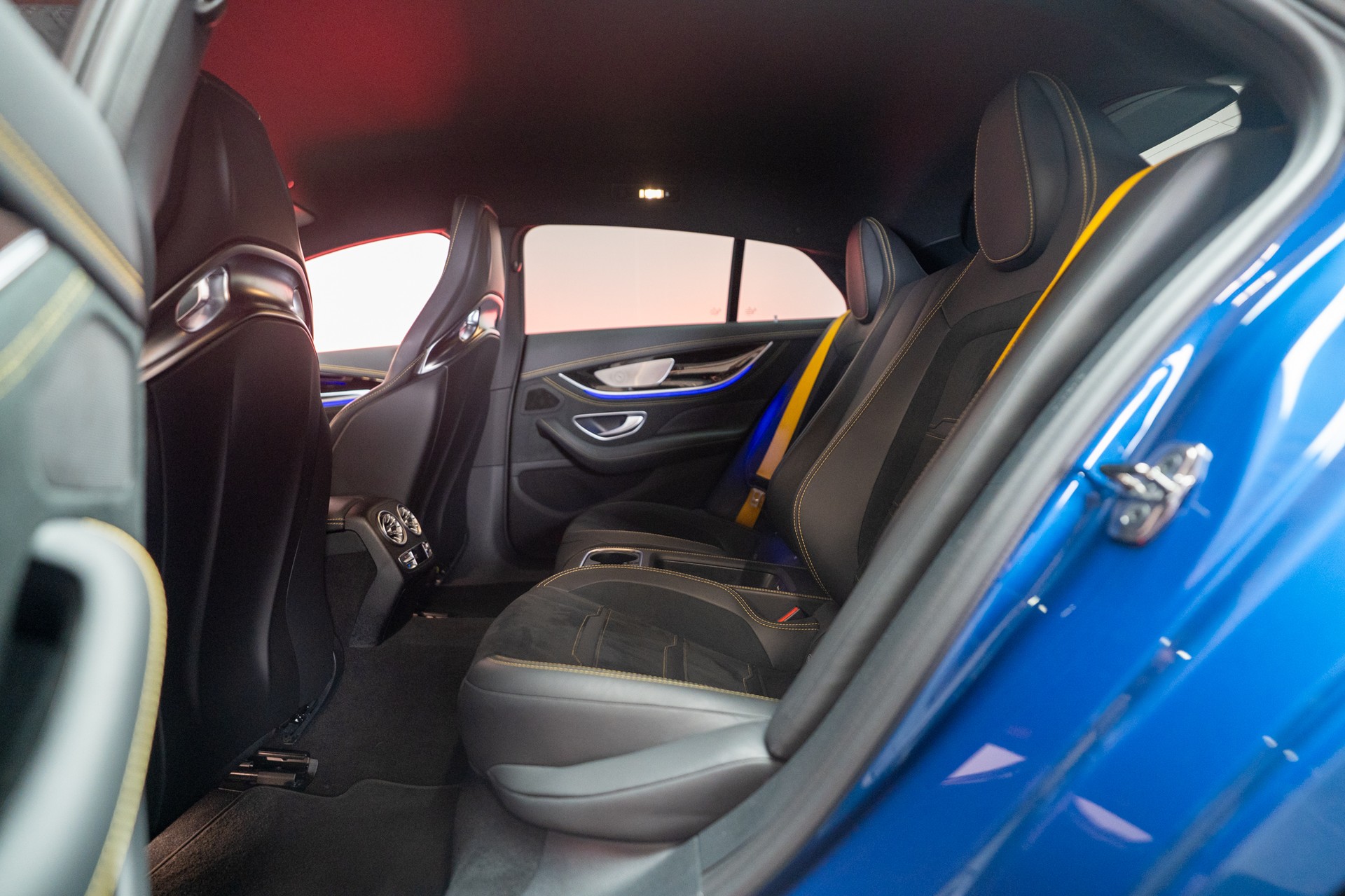 MERCEDES-BENZ AMG GT 63 S 4matic+ / 21" Aversus / Sportsitze / Burmester-image-14