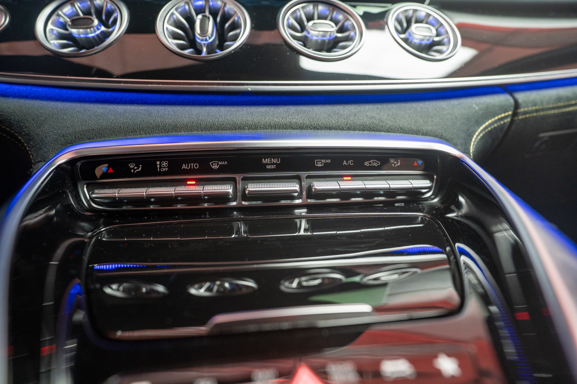 MERCEDES-BENZ AMG GT 63 S 4matic+ / 21" Aversus / Sportsitze / Burmester-image-29