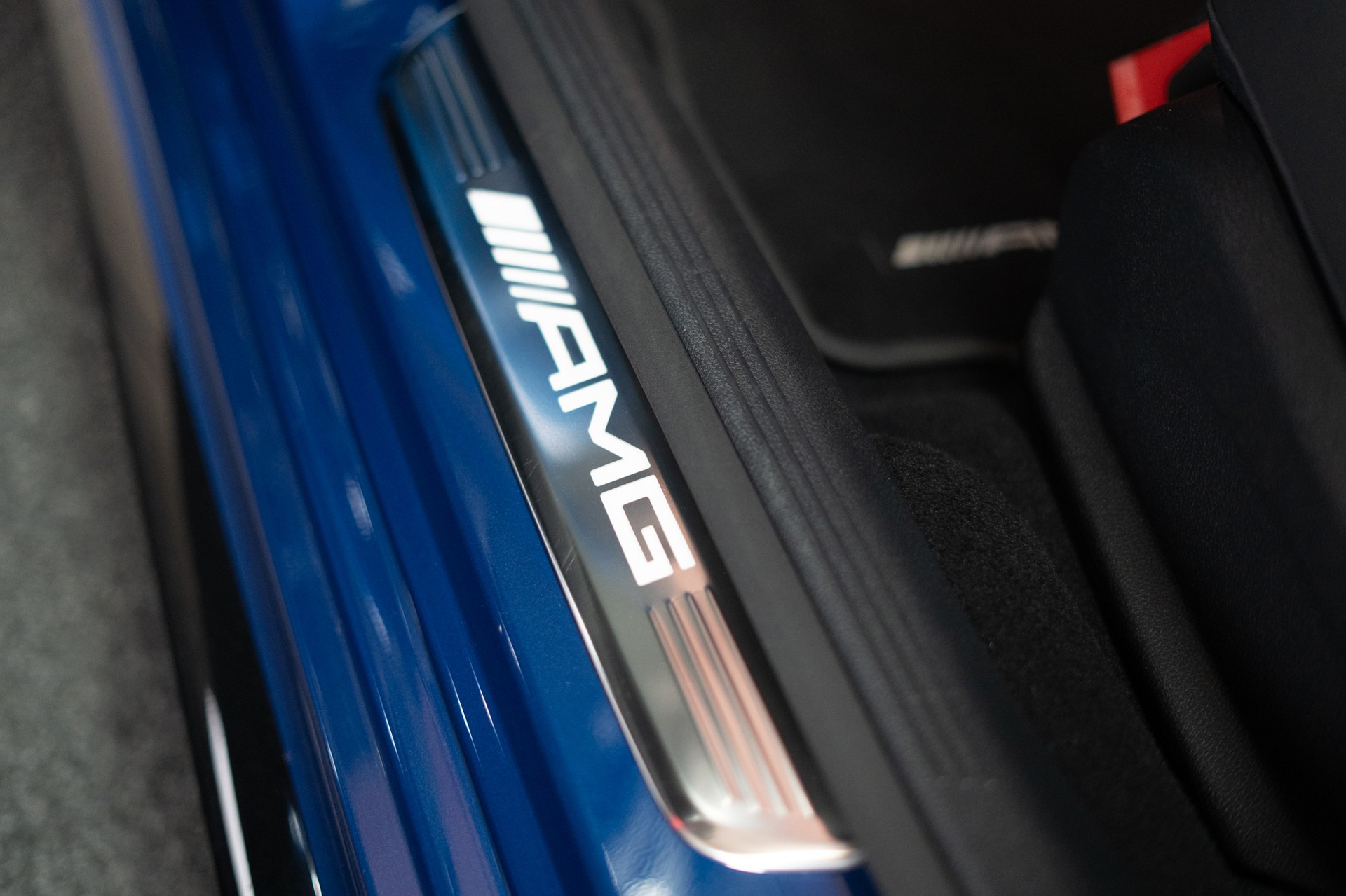 MERCEDES-BENZ AMG GT 63 S 4matic+ / 21" Aversus / Sportsitze / Burmester-image-13