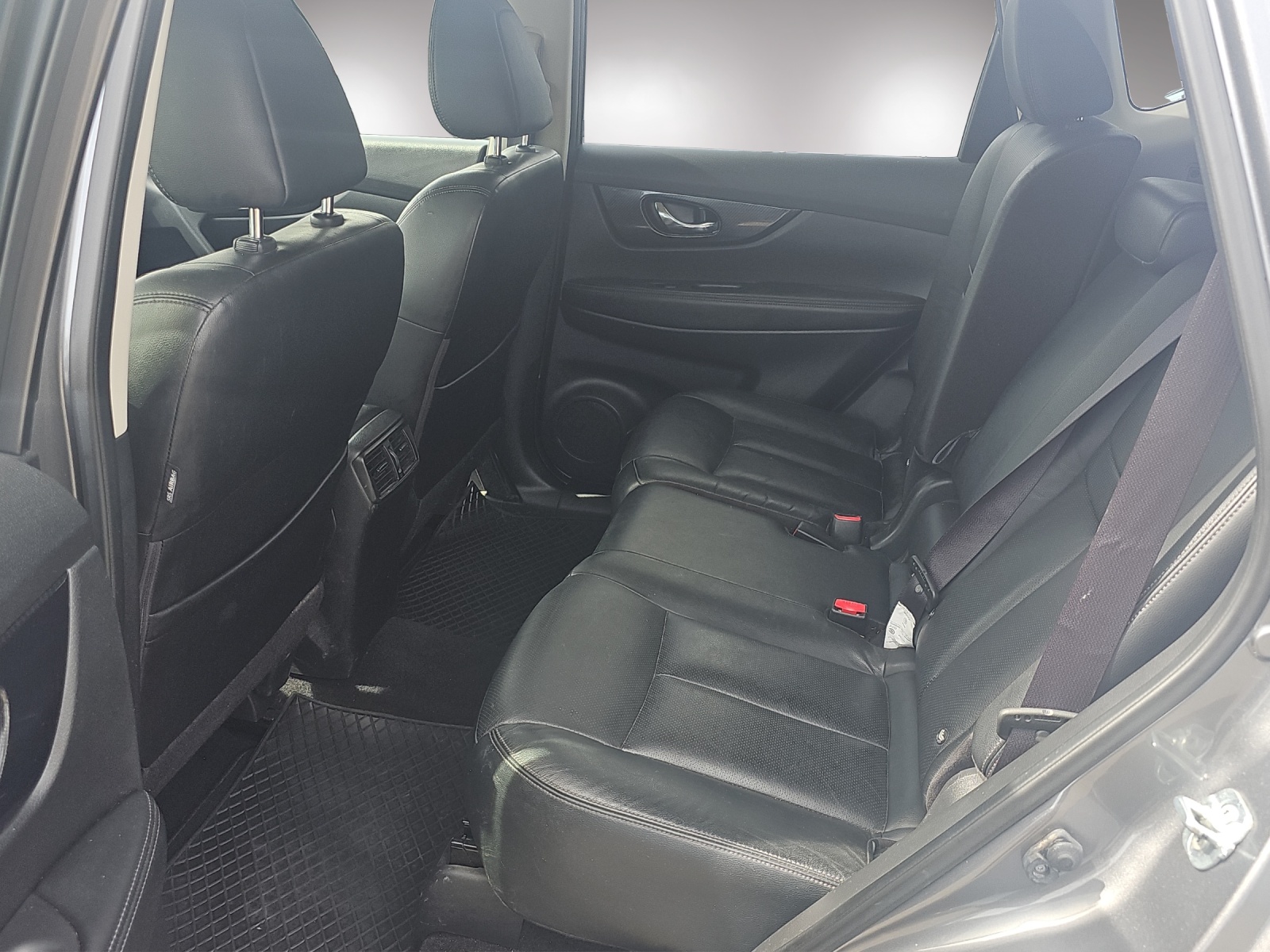 NISSAN X-Trail 2.0 dCi Tekna 4x4-image-6