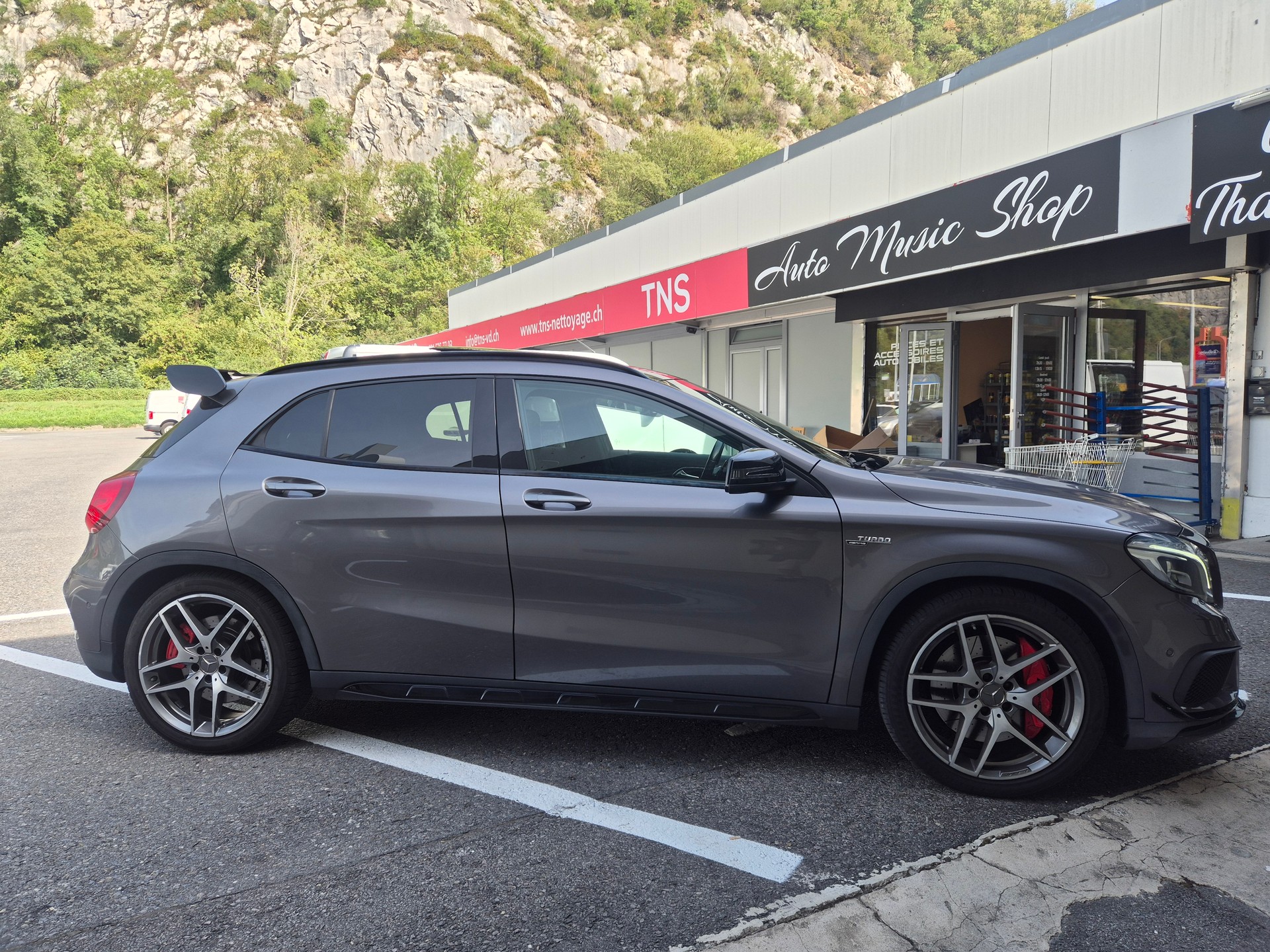 MERCEDES-BENZ GLA 45 AMG 4Matic 7G-DCT-image-3