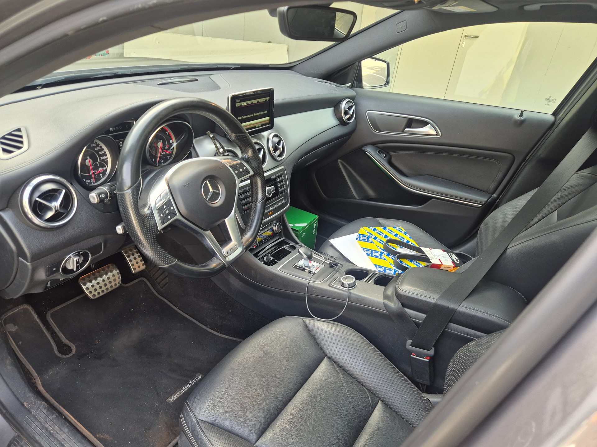 MERCEDES-BENZ GLA 45 AMG 4Matic 7G-DCT-image-9