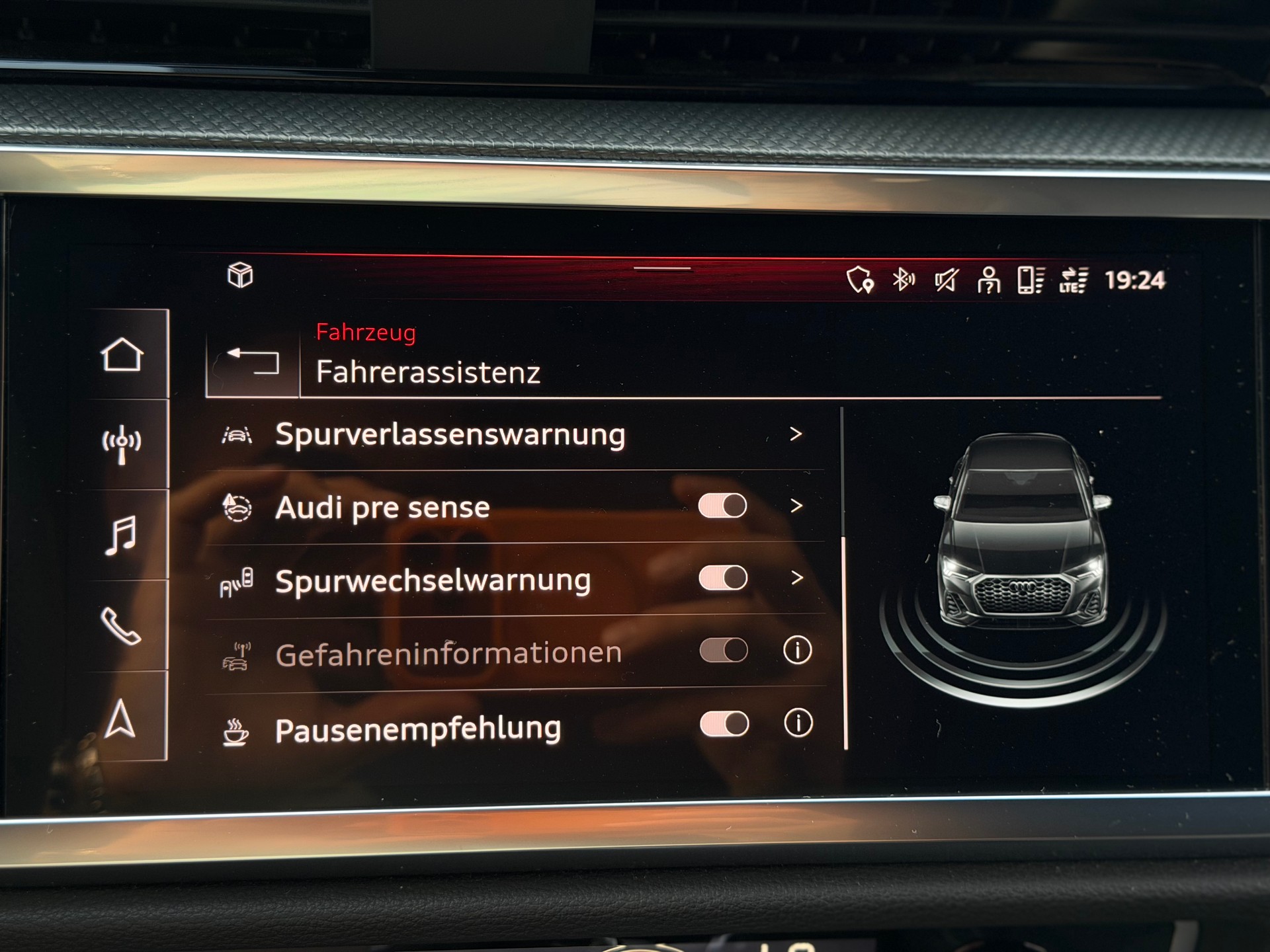 AUDI Q3 Sportback 40 TDI S line quattro S-tronic-image-22