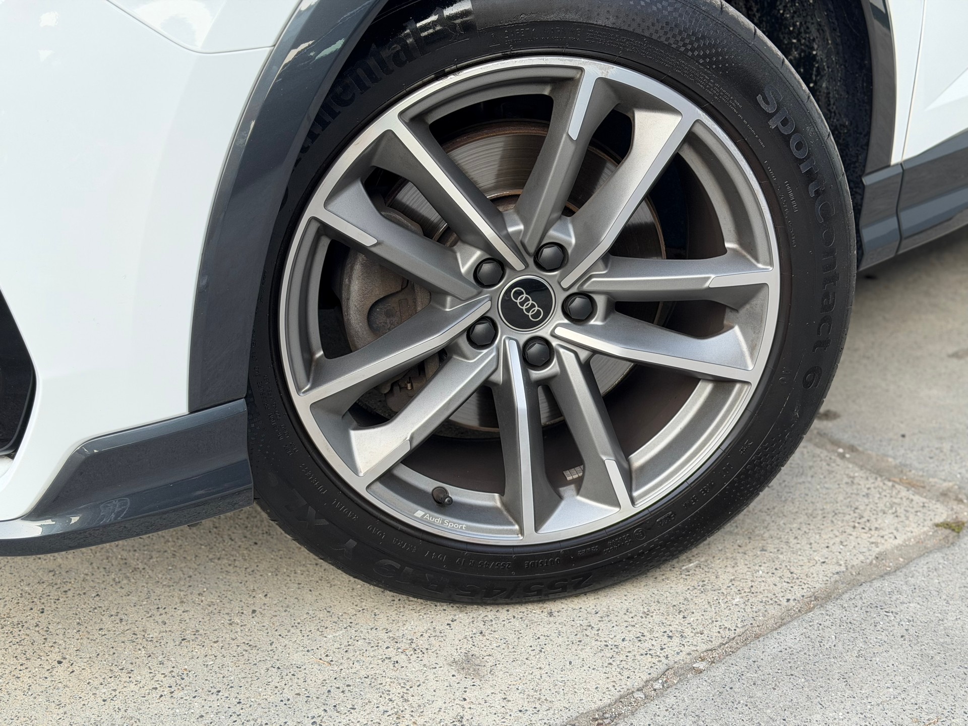 AUDI Q3 Sportback 40 TDI S line quattro S-tronic-image-9