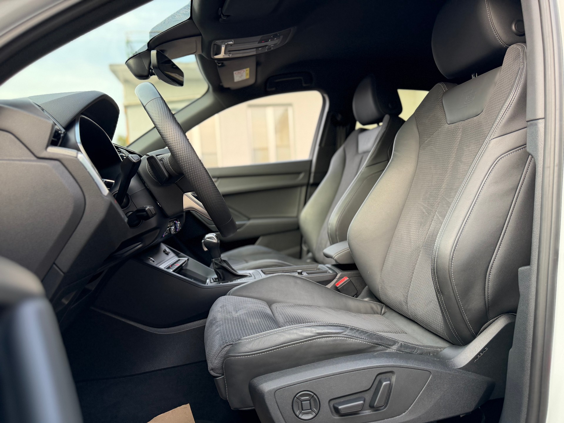 AUDI Q3 Sportback 40 TDI S line quattro S-tronic-image-10