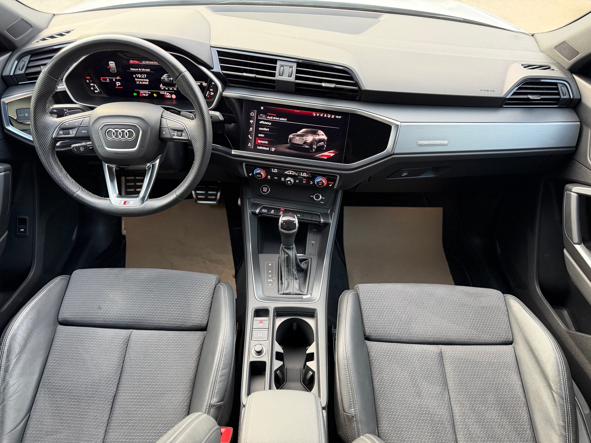 AUDI Q3 Sportback 40 TDI S line quattro S-tronic-image-12