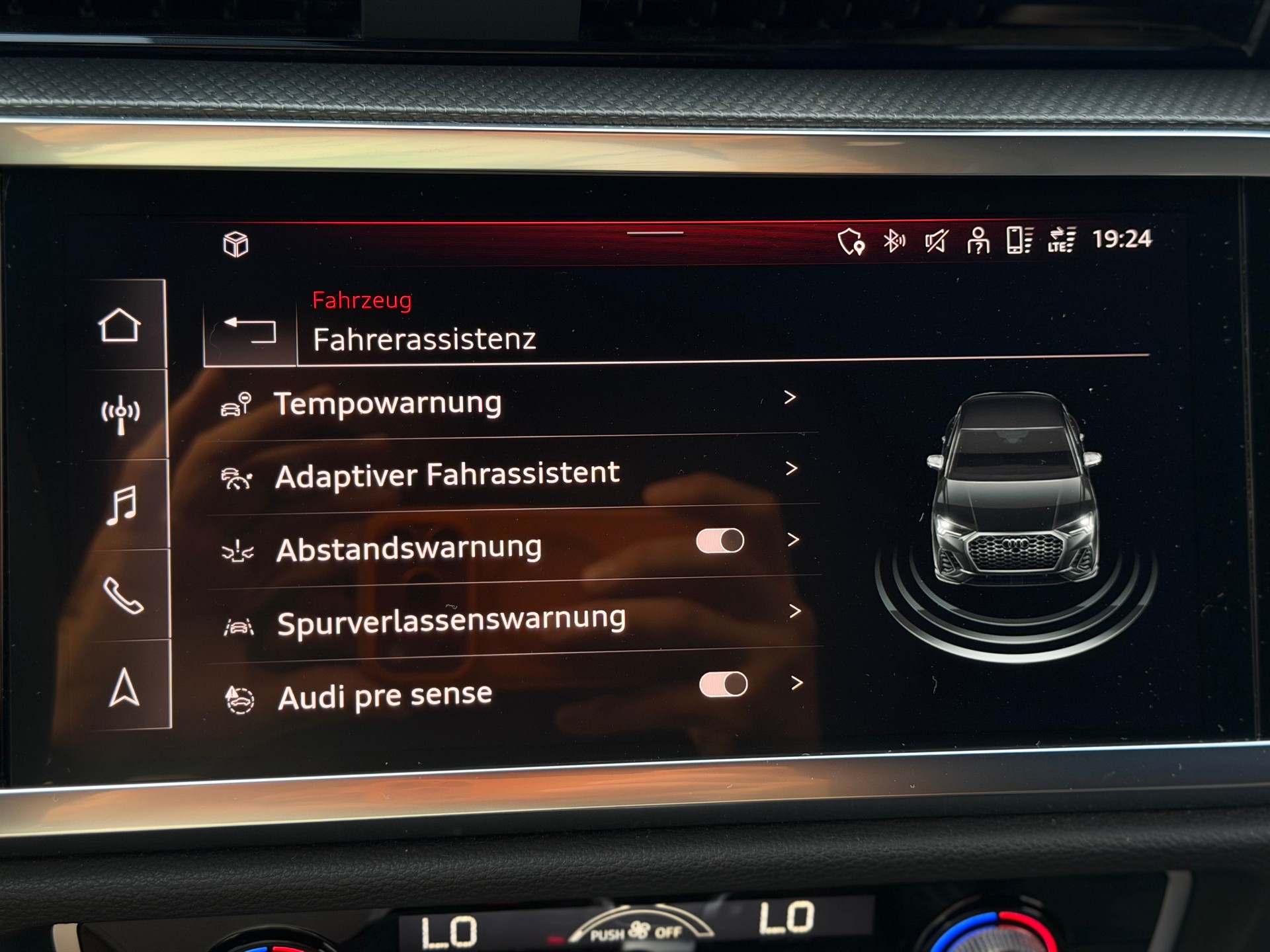 AUDI Q3 Sportback 40 TDI S line quattro S-tronic-image-21