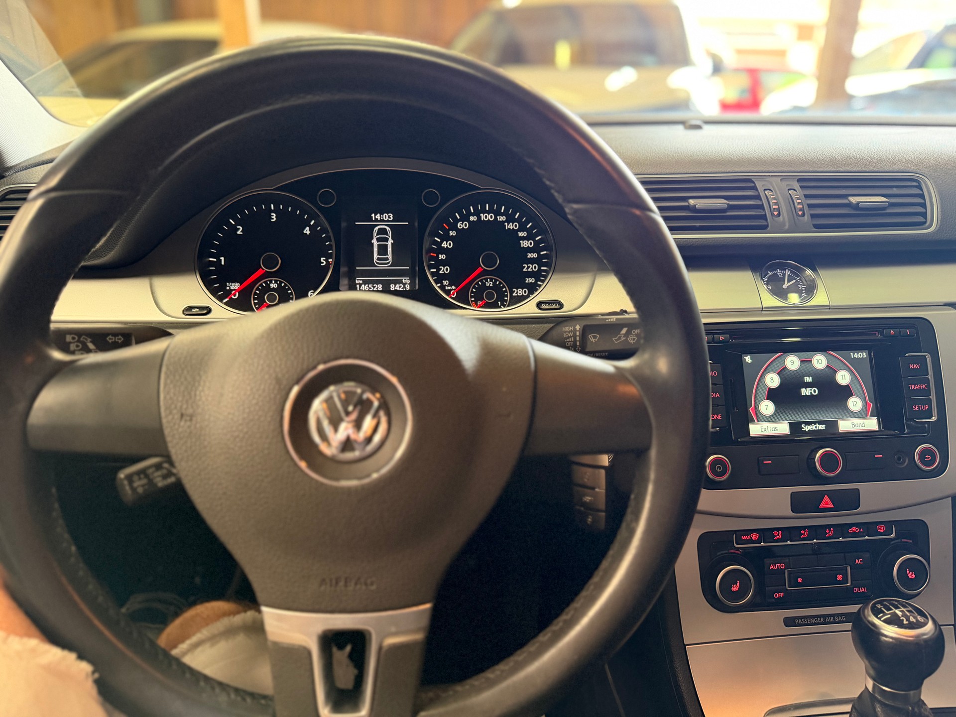 VW Passat CC 2.0 TDI ** 5 Plätz **-image-14