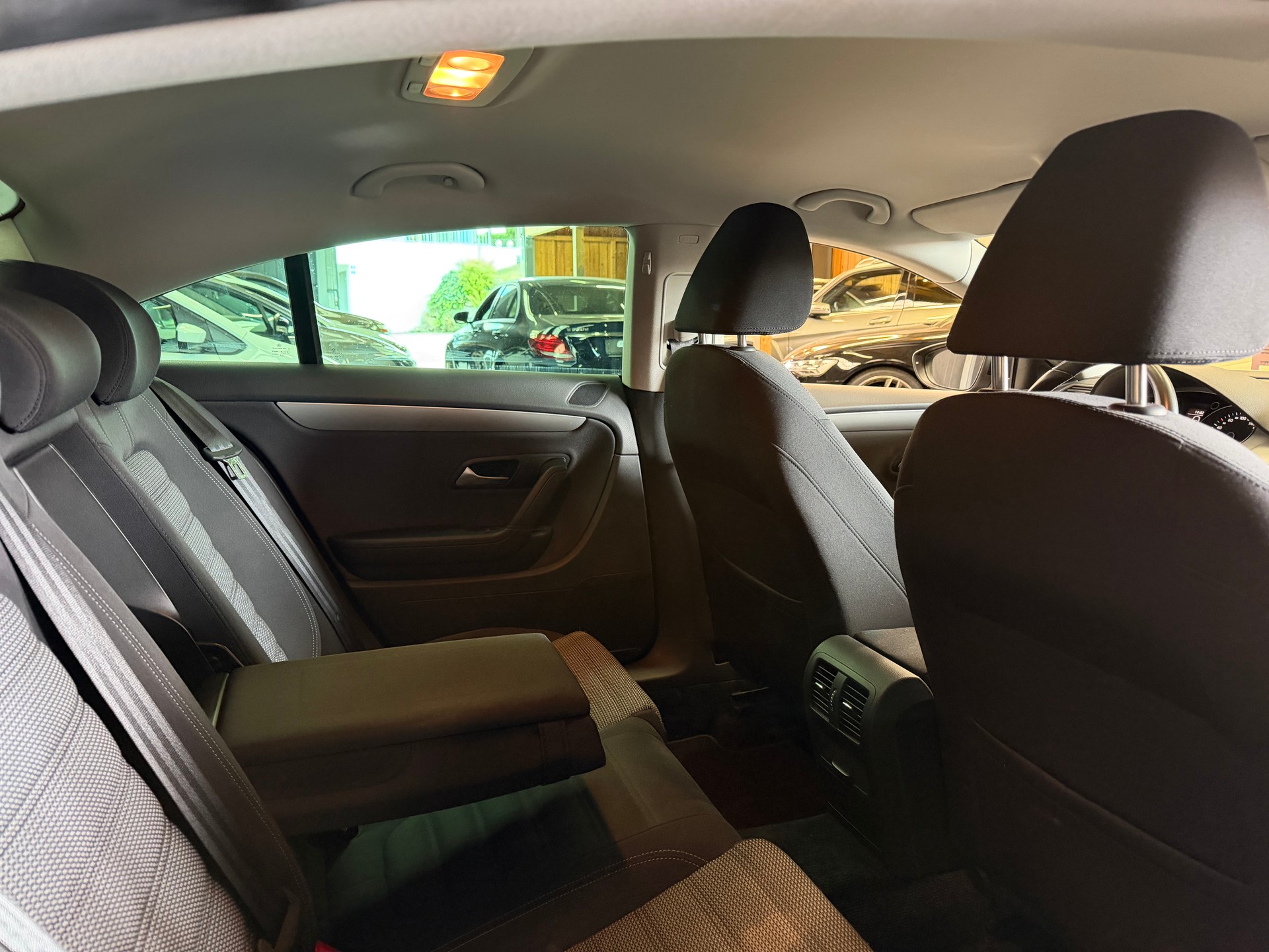 VW Passat CC 2.0 TDI ** 5 Plätz **-image-10