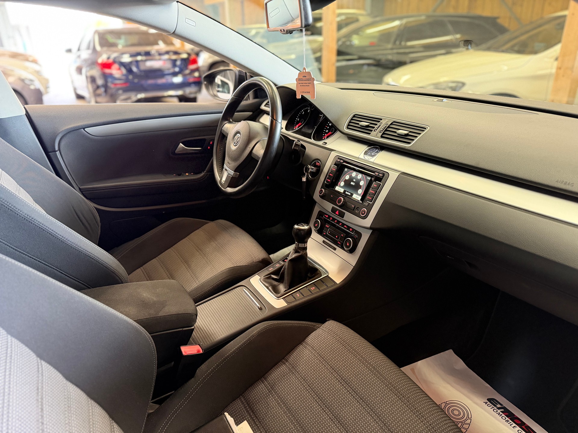VW Passat CC 2.0 TDI ** 5 Plätz **-image-8