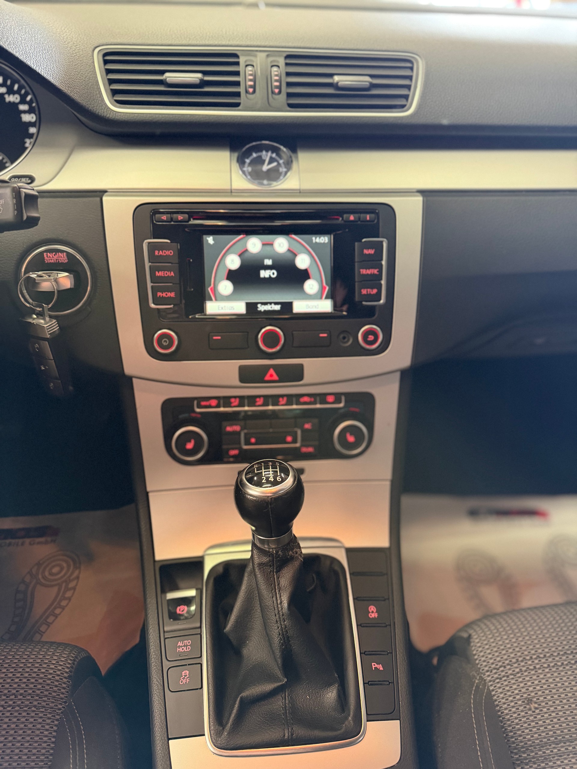 VW Passat CC 2.0 TDI ** 5 Plätz **-image-11