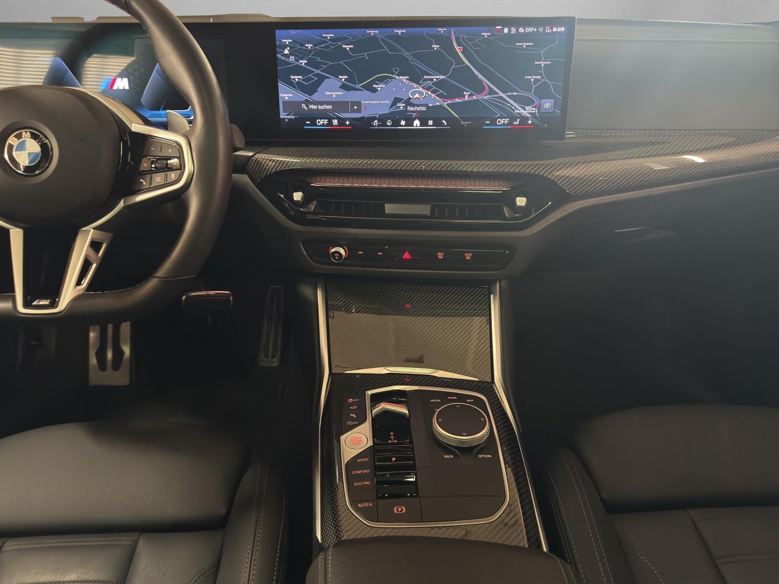 BMW M340i xDrive Touring-image-11