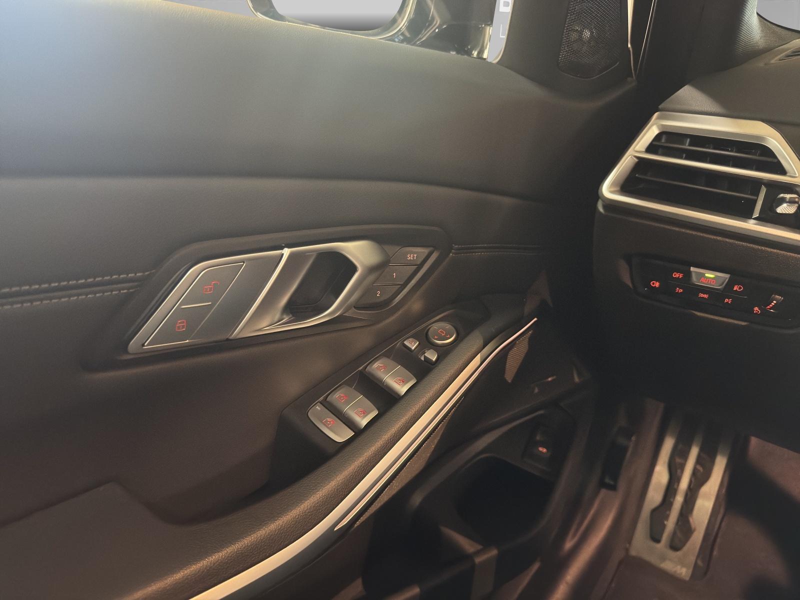 BMW M340i xDrive Touring-image-7
