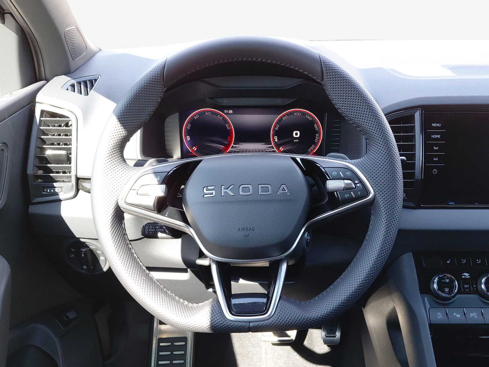 SKODA Karoq 2.0 TSI SportLine 4x4 DSG-image-9