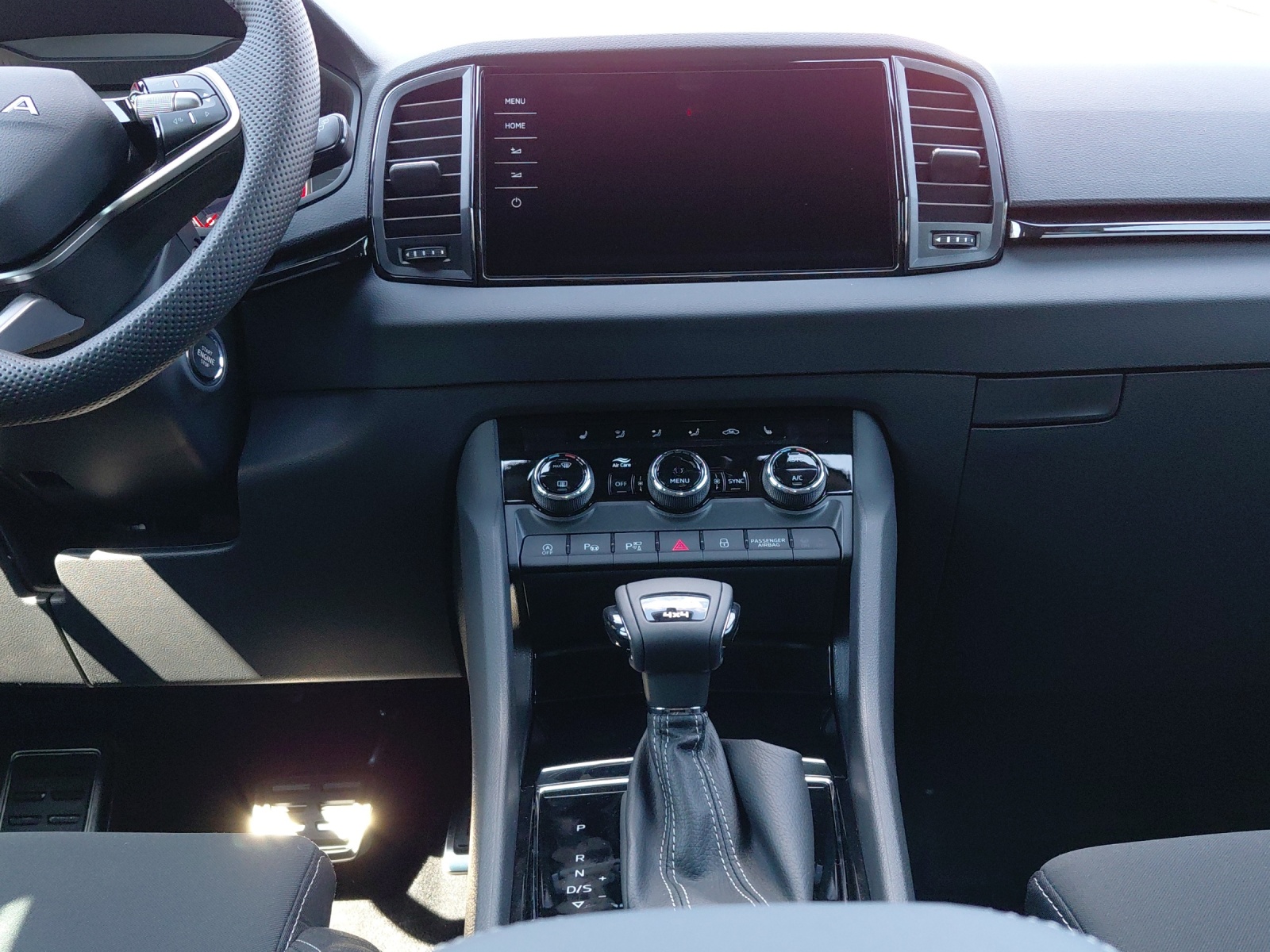 SKODA Karoq 2.0 TSI SportLine 4x4 DSG-image-10