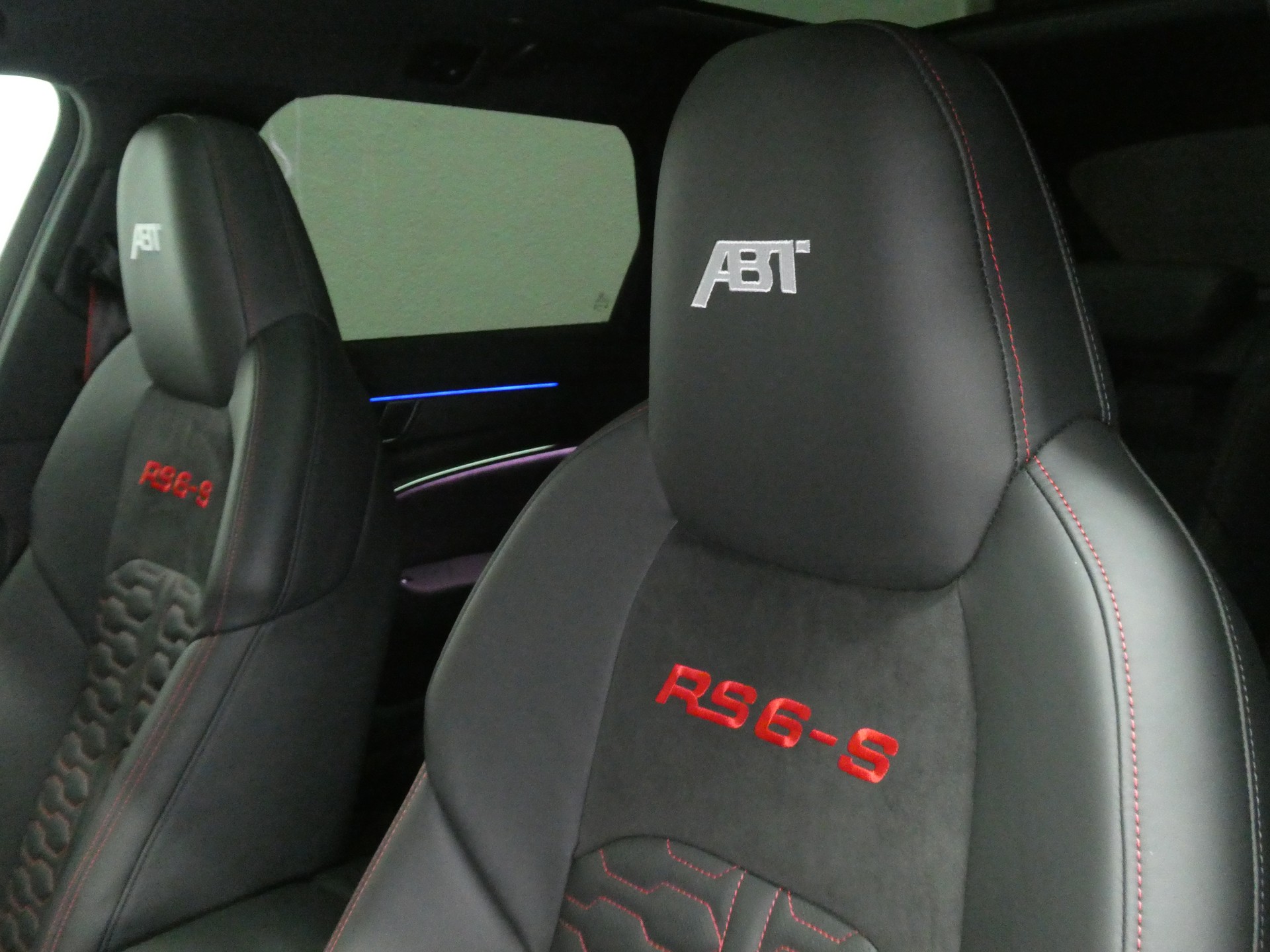 AUDI RS6-S ABT 4.0 TFSI V8 quattro - CH-Fahrzeug - Dynamik Paket PLUS - Carbon Paket - Panorama - Keramik - Standheizung - 700 PS-image-13