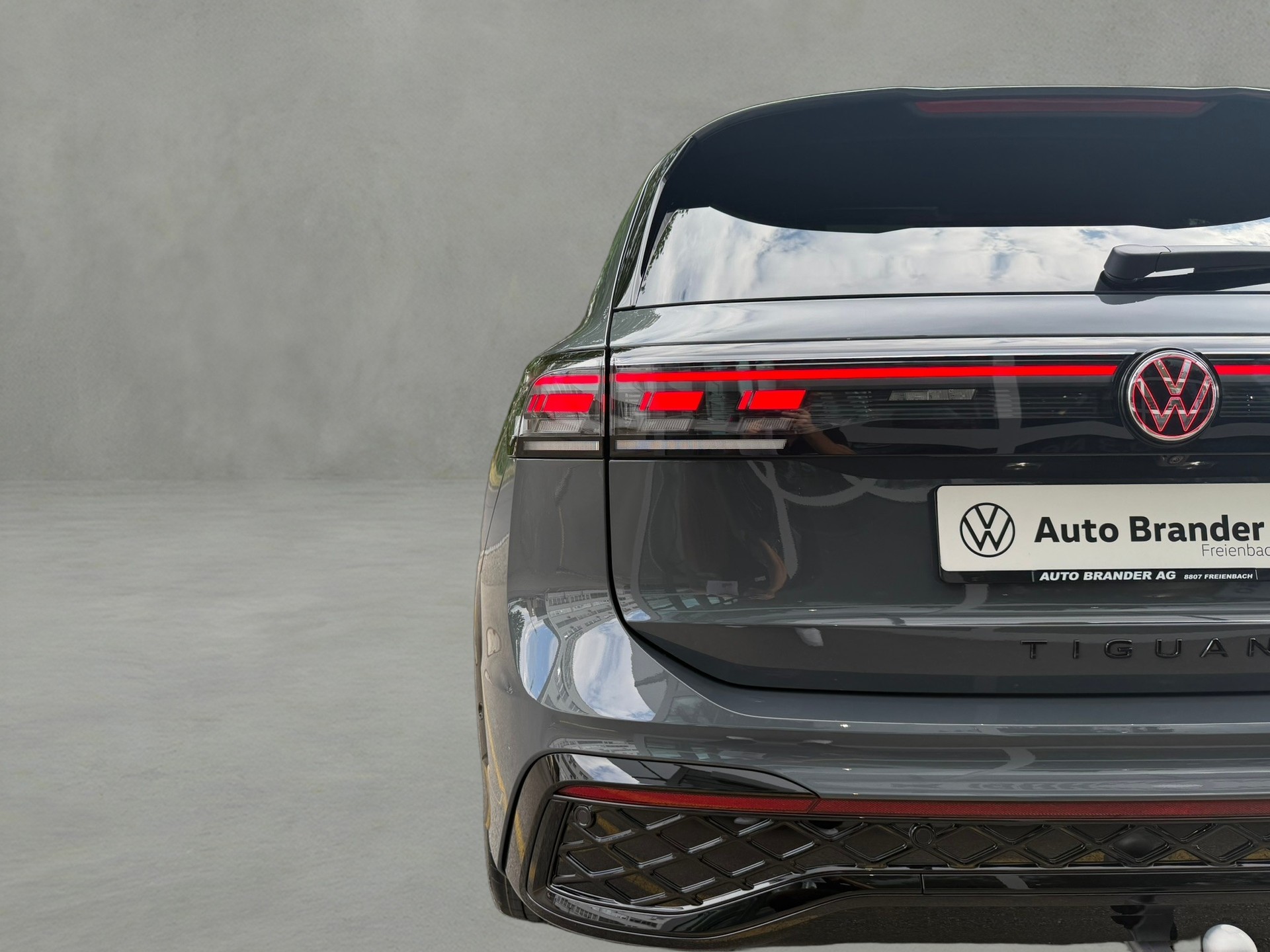 VW Tiguan 2.0 TSI DSG R-Line Plus 4Motion-image-30