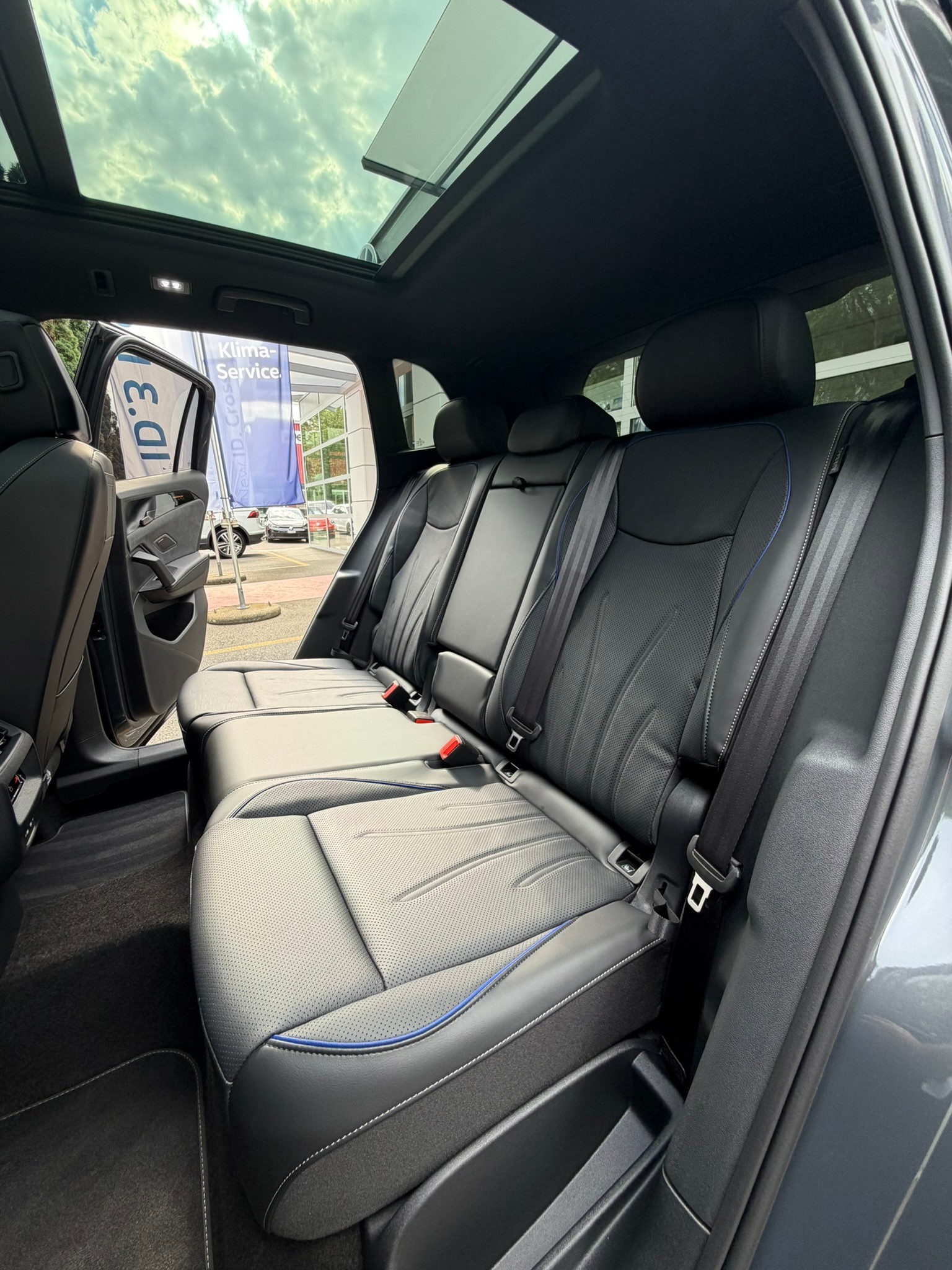 VW Tiguan 2.0 TSI DSG R-Line Plus 4Motion-image-12