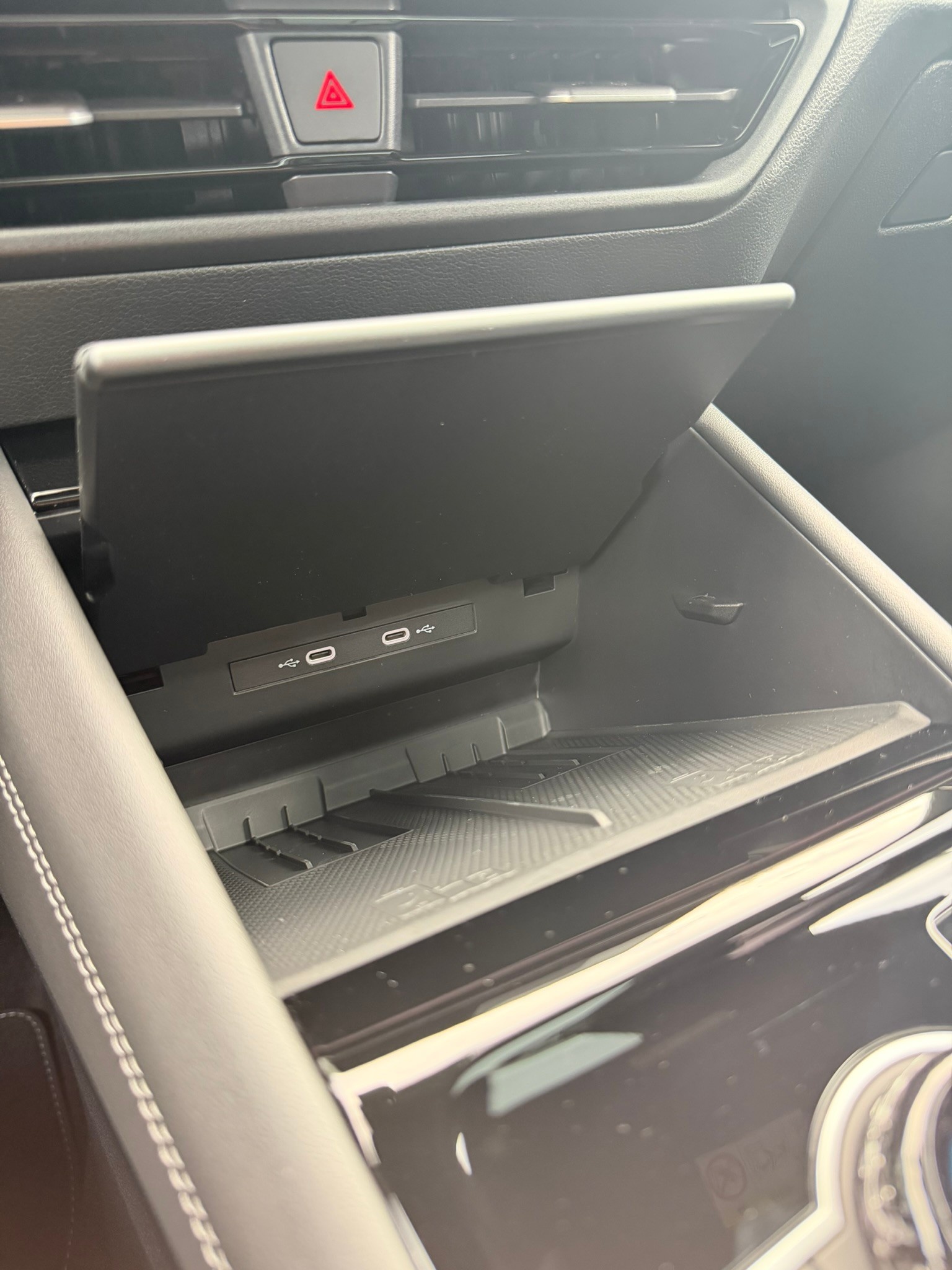VW Tiguan 2.0 TSI DSG R-Line Plus 4Motion-image-22