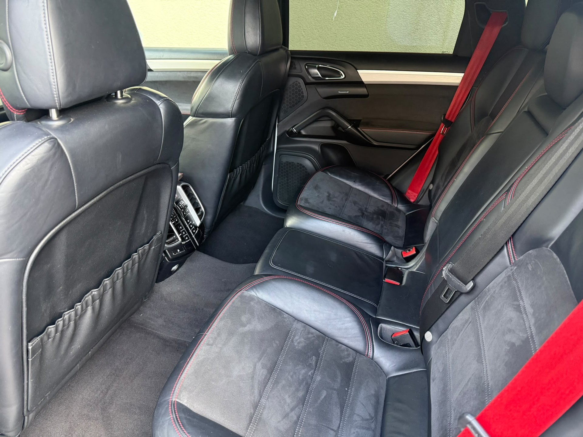 PORSCHE Cayenne GTS-image-12