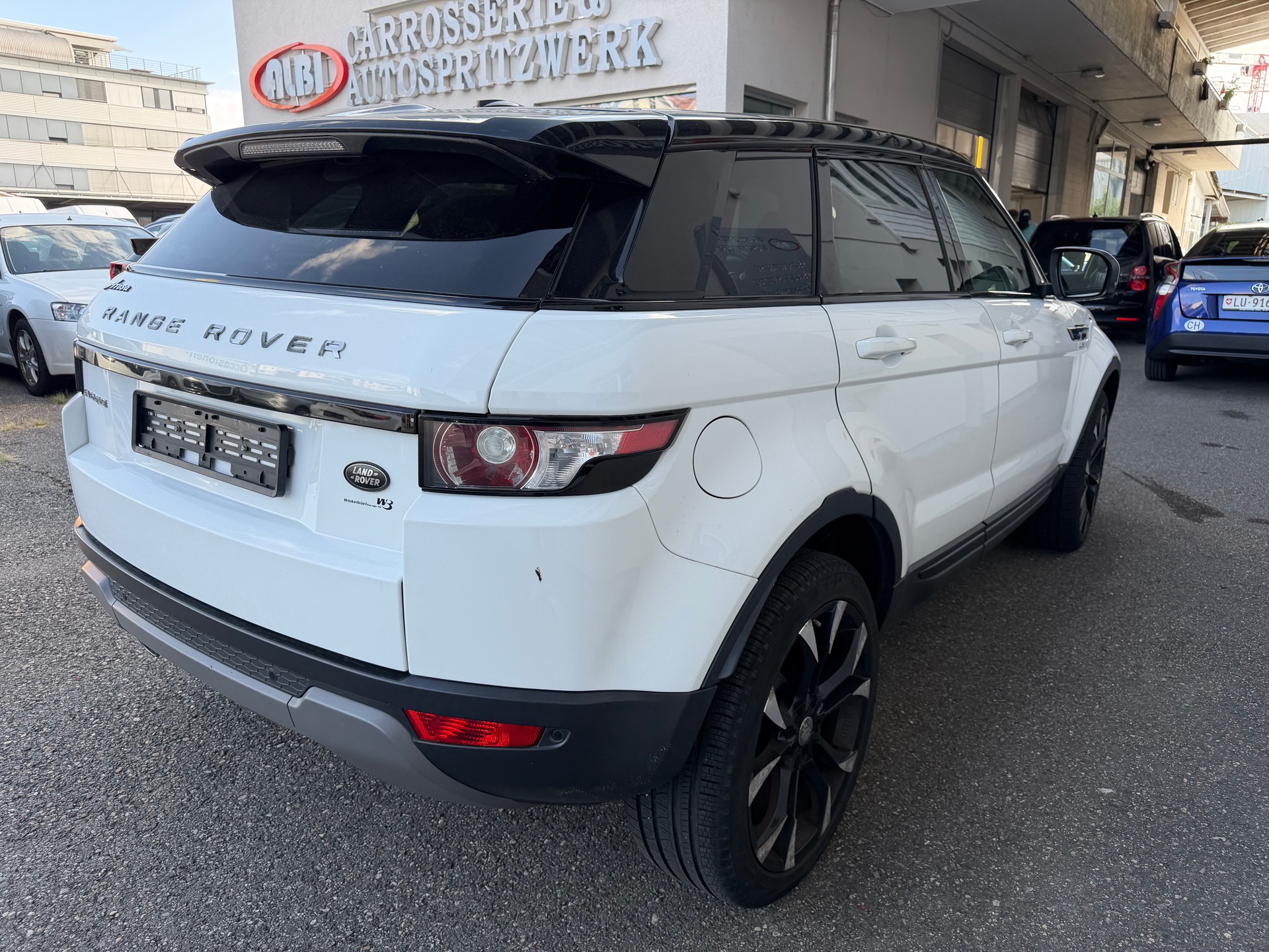 LAND ROVER Range Rover Evoque 2.2 TD4 Pure-image-4