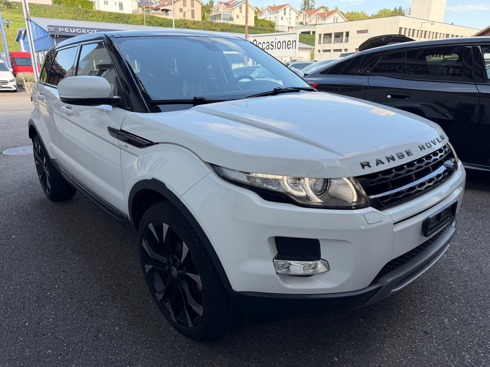 LAND ROVER Range Rover Evoque 2.2 TD4 Pure-image-2