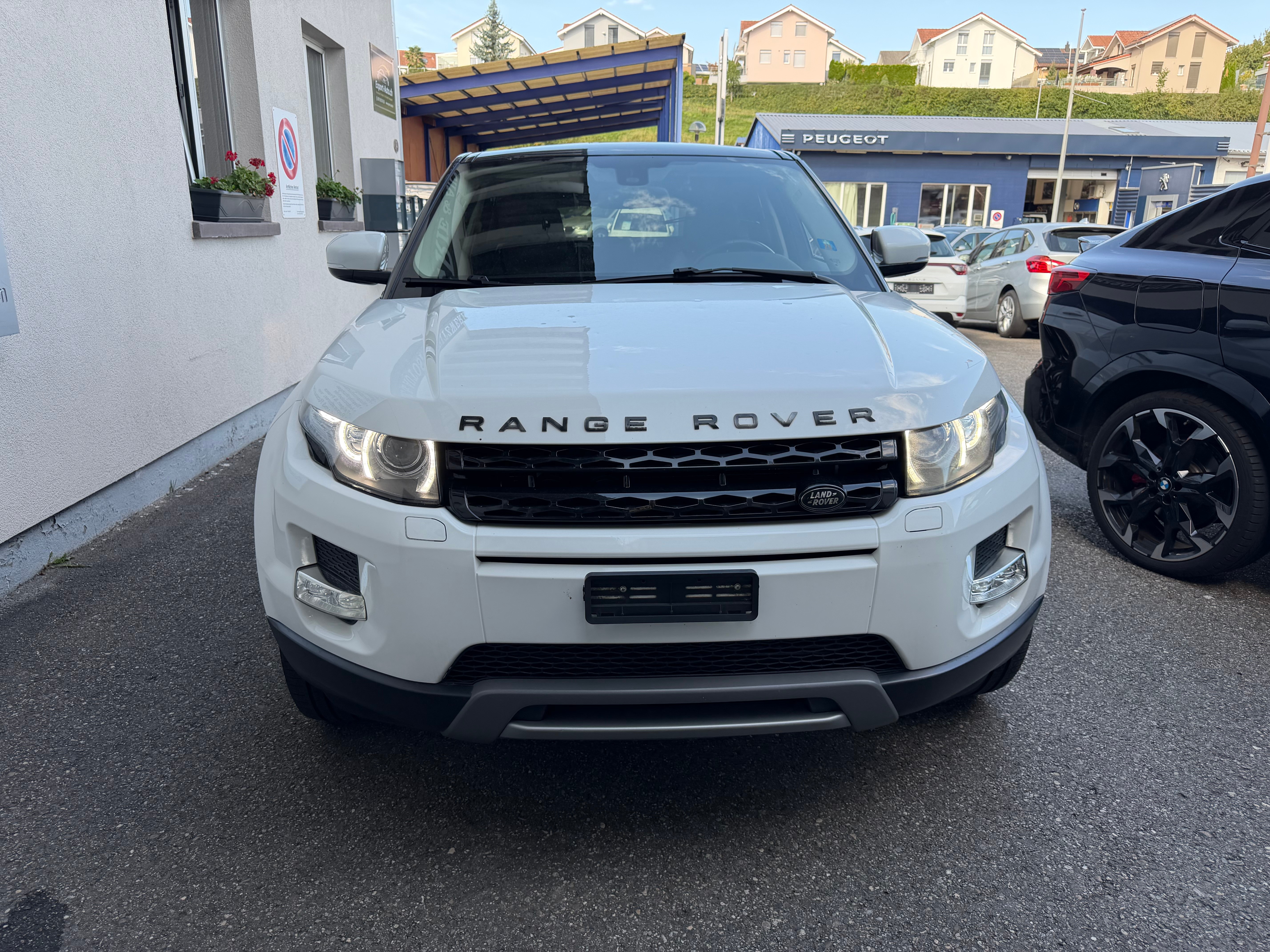 LAND ROVER Range Rover Evoque 2.2 TD4 Pure — slika 1